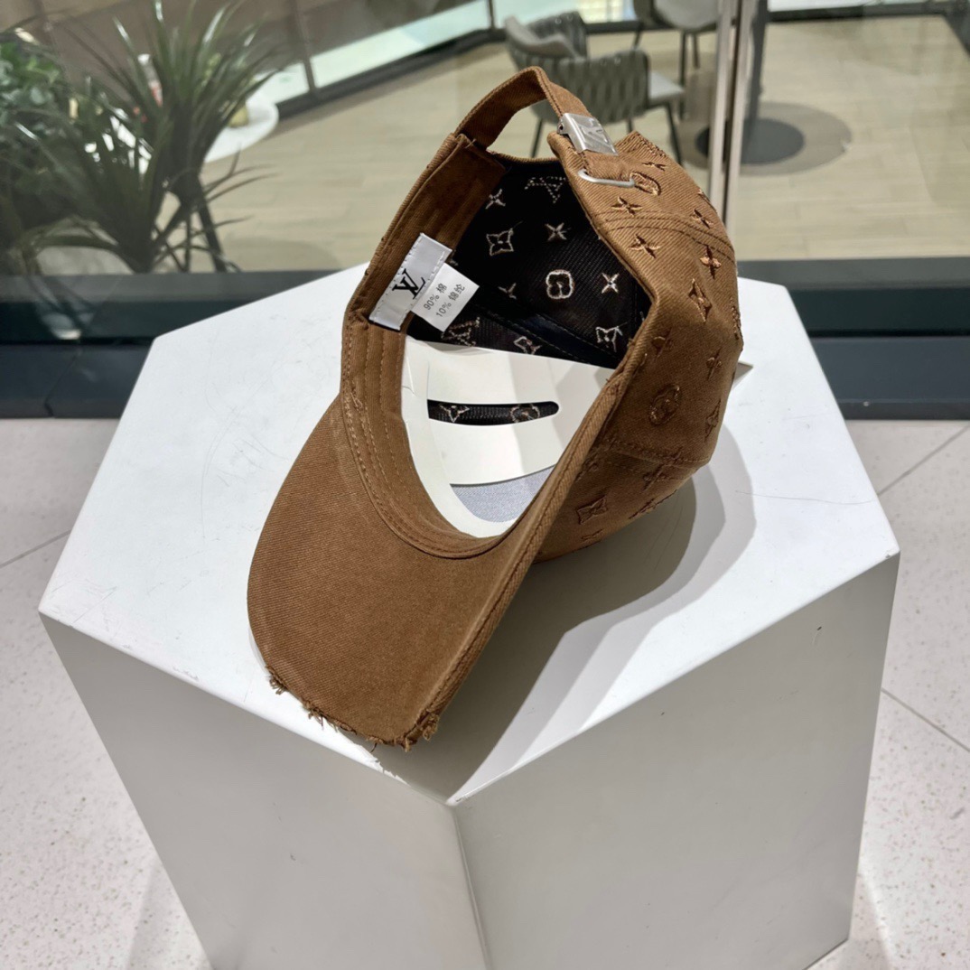 上新！路易威登 LouisVuitton 😍新款LV棒球帽，重工打造♥️早春系列高端大气，百搭款🤗男女通