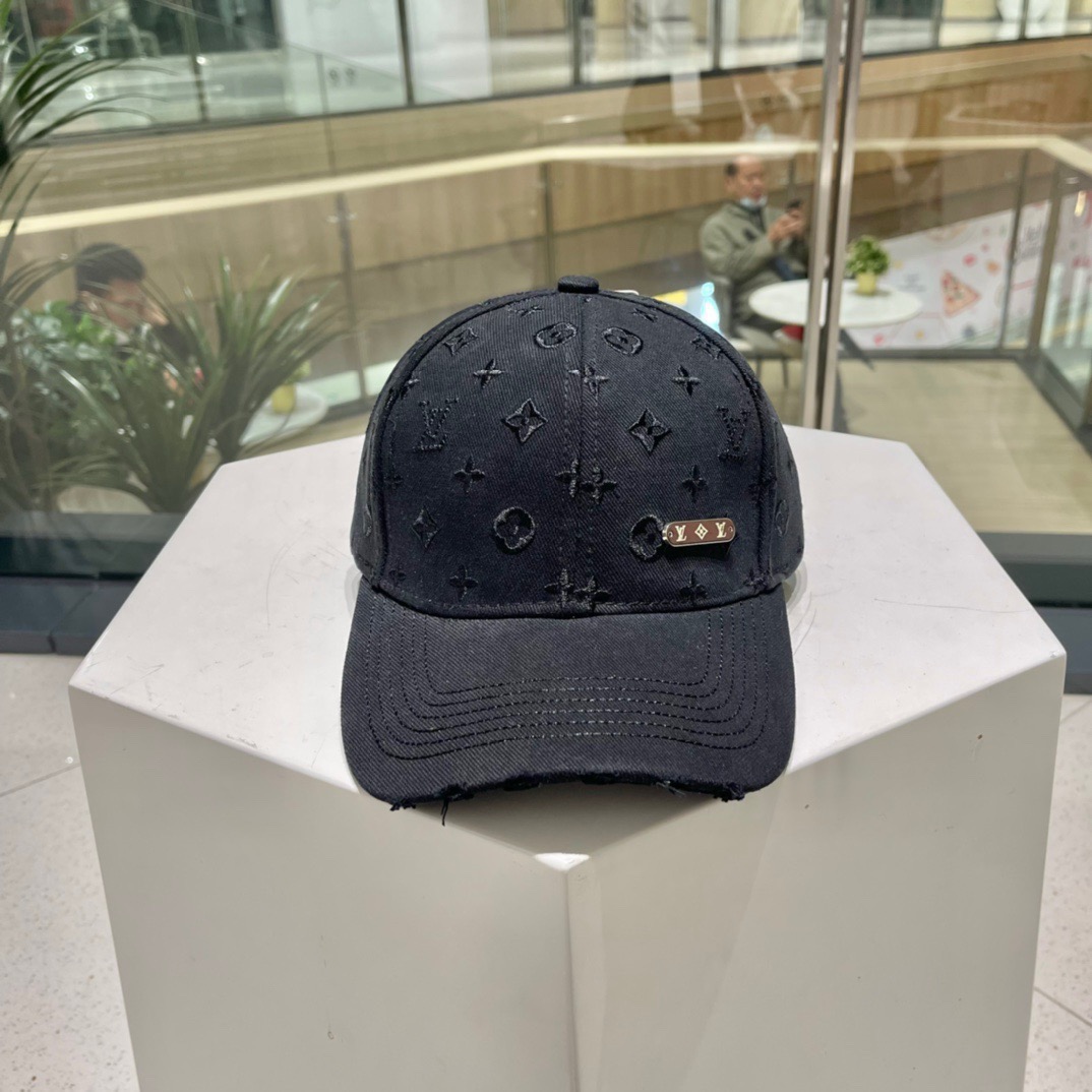 上新！路易威登 LouisVuitton 😍新款LV棒球帽，重工打造♥️早春系列高端大气，百搭款🤗男女通
