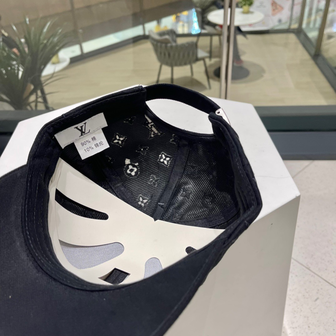 上新！路易威登 LouisVuitton 😍新款LV棒球帽，重工打造♥️早春系列高端大气，百搭款🤗男女通