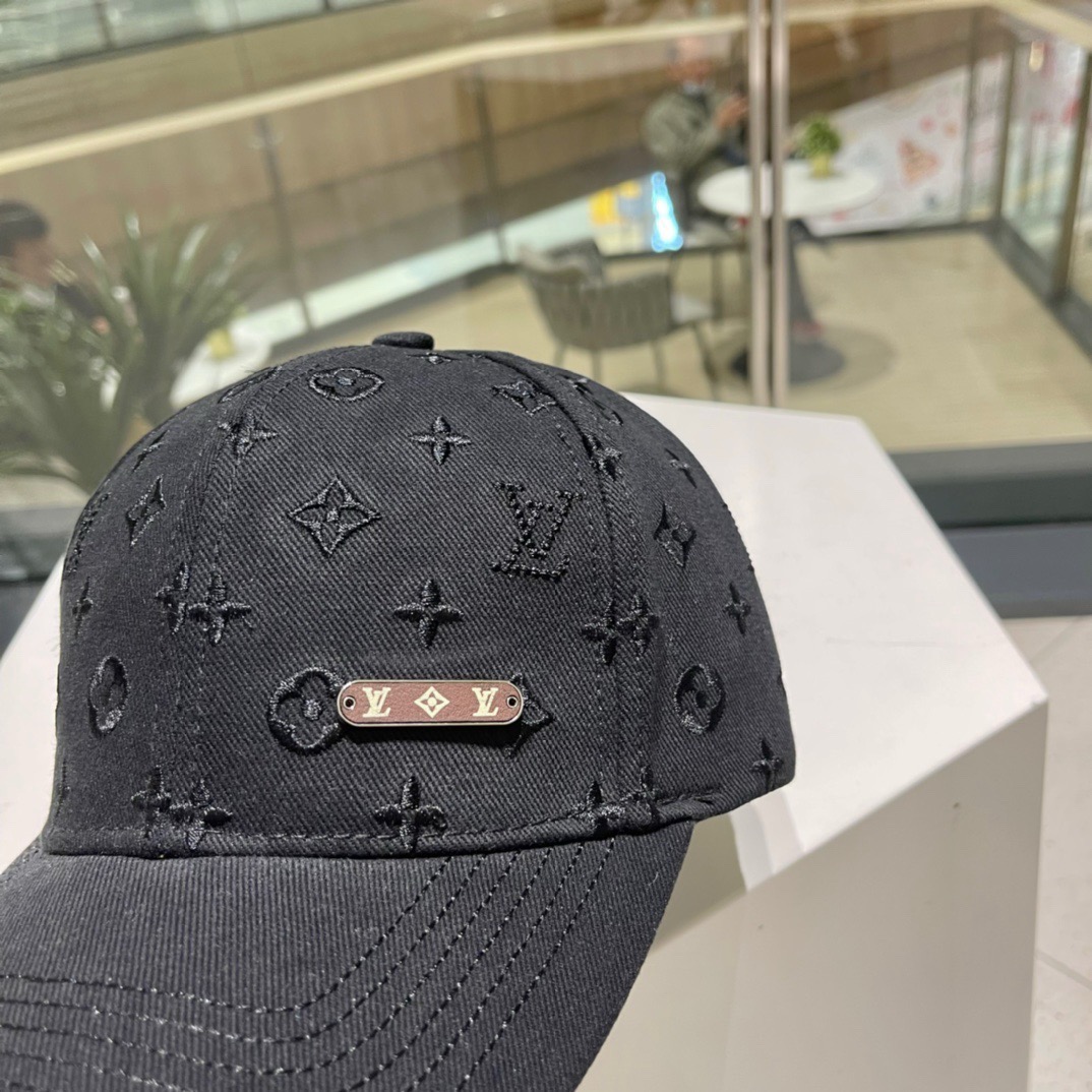 上新！路易威登 LouisVuitton 😍新款LV棒球帽，重工打造♥️早春系列高端大气，百搭款🤗男女通