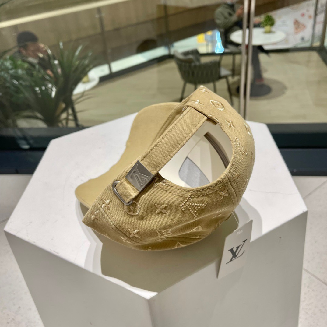 上新！路易威登 LouisVuitton 😍新款LV棒球帽，重工打造♥️早春系列高端大气，百搭款🤗男女通