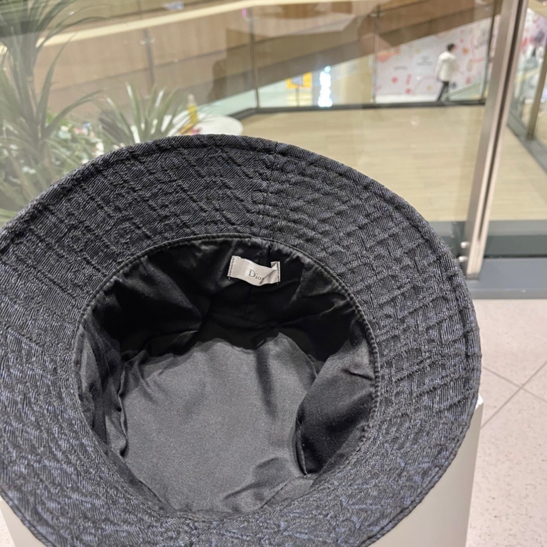 Dior迪奥新款原单渔夫帽，顶级版本，专柜1:1开模订制，原版牛仔提花布料+纯棉里衬，轻盈透气！质量超赞
