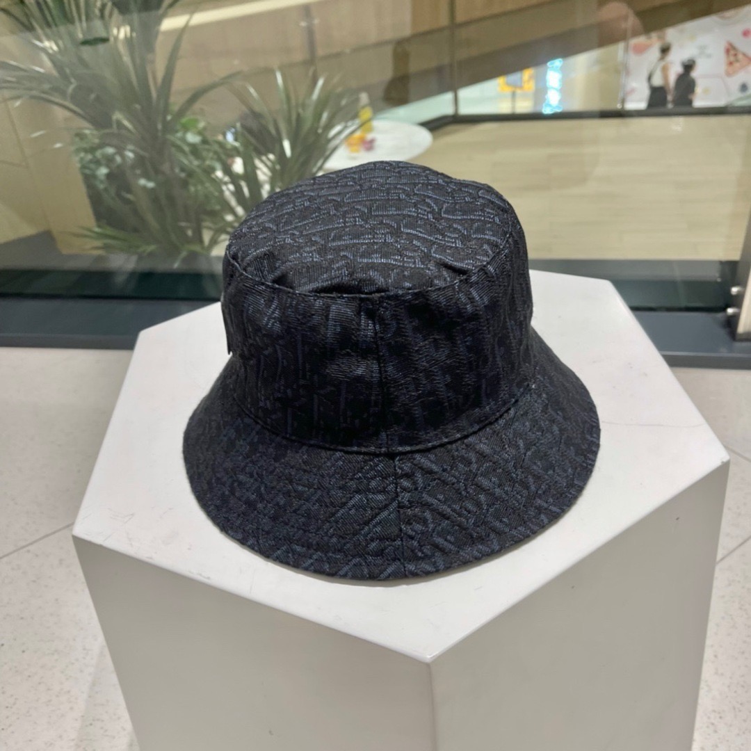 Dior迪奥新款原单渔夫帽，顶级版本，专柜1:1开模订制，原版牛仔提花布料+纯棉里衬，轻盈透气！质量超赞