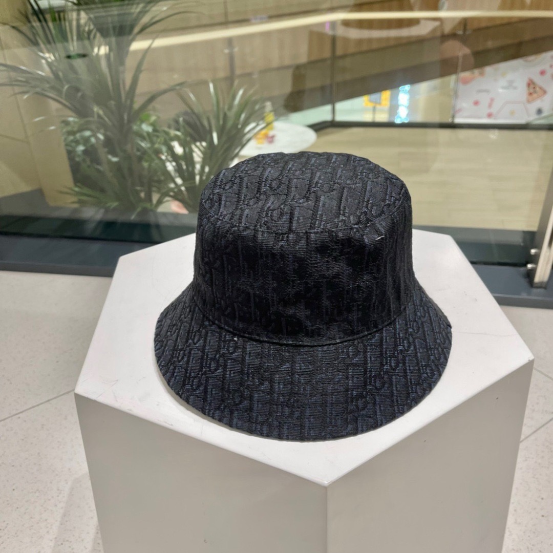 Dior迪奥新款原单渔夫帽，顶级版本，专柜1:1开模订制，原版牛仔提花布料+纯棉里衬，轻盈透气！质量超赞
