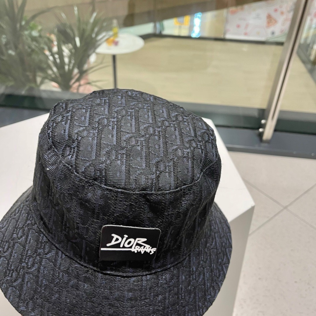Dior迪奥新款原单渔夫帽，顶级版本，专柜1:1开模订制，原版牛仔提花布料+纯棉里衬，轻盈透气！质量超赞