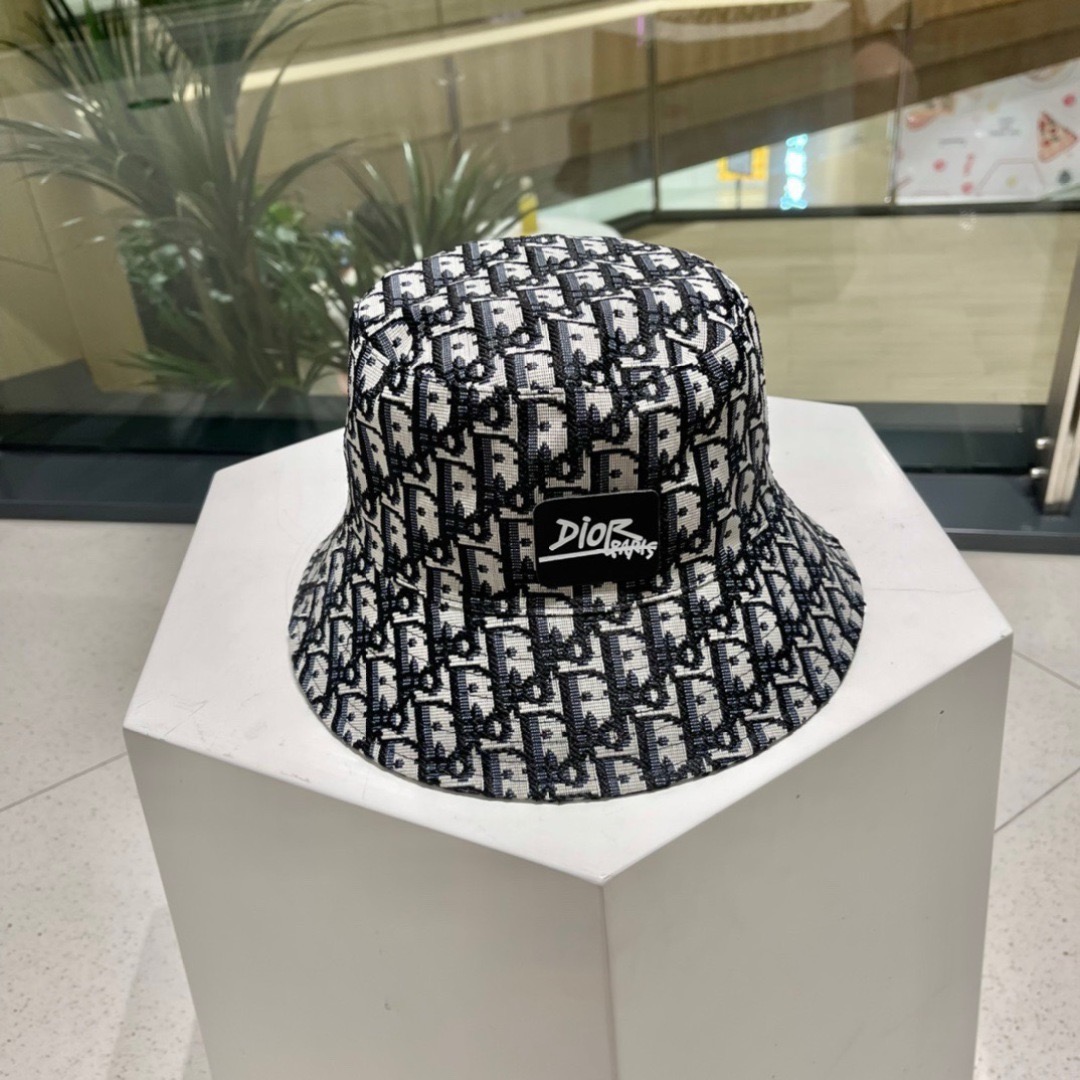 Dior迪奥新款原单渔夫帽，顶级版本，专柜1:1开模订制，原版牛仔提花布料+纯棉里衬，轻盈透气！质量超赞
