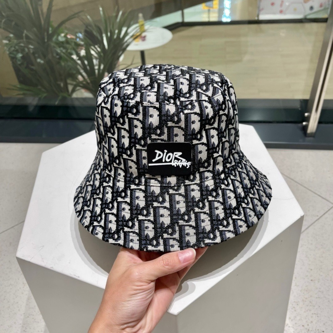 Dior迪奥新款原单渔夫帽，顶级版本，专柜1:1开模订制，原版牛仔提花布料+纯棉里衬，轻盈透气！质量超赞