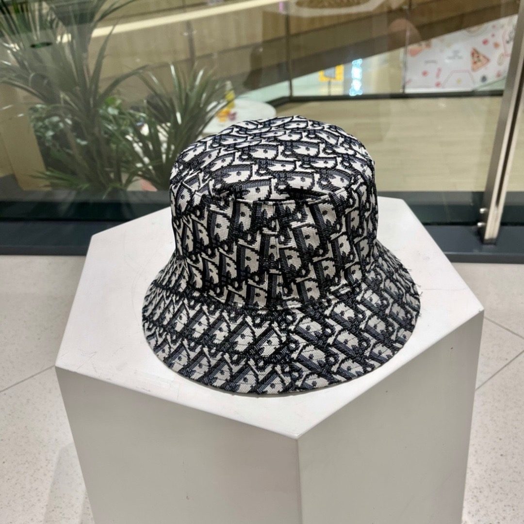Dior迪奥新款原单渔夫帽，顶级版本，专柜1:1开模订制，原版牛仔提花布料+纯棉里衬，轻盈透气！质量超赞