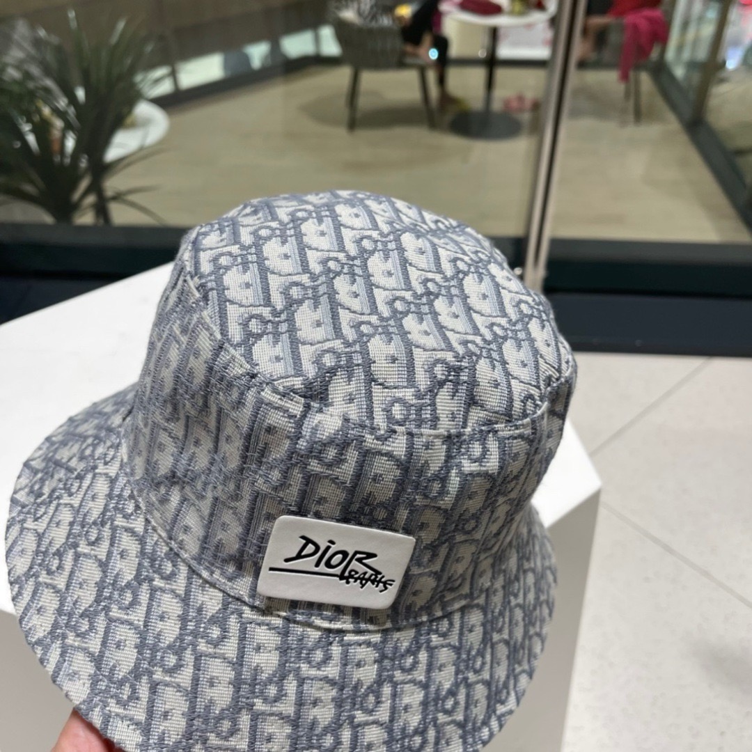 Dior迪奥新款原单渔夫帽，顶级版本，专柜1:1开模订制，原版牛仔提花布料+纯棉里衬，轻盈透气！质量超赞