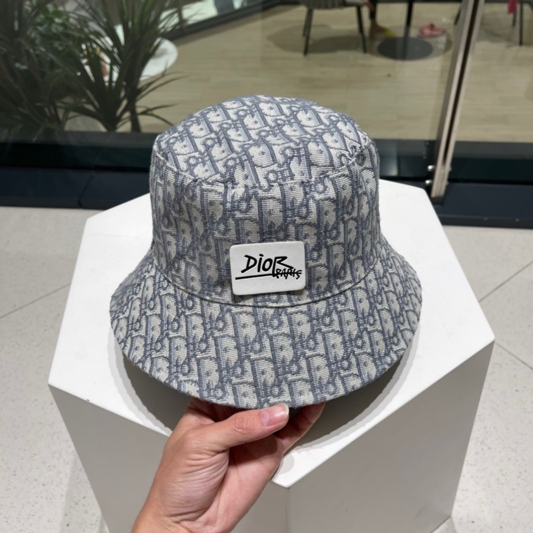 Dior迪奥新款原单渔夫帽，顶级版本，专柜1:1开模订制，原版牛仔提花布料+纯棉里衬，轻盈透气！质量超赞