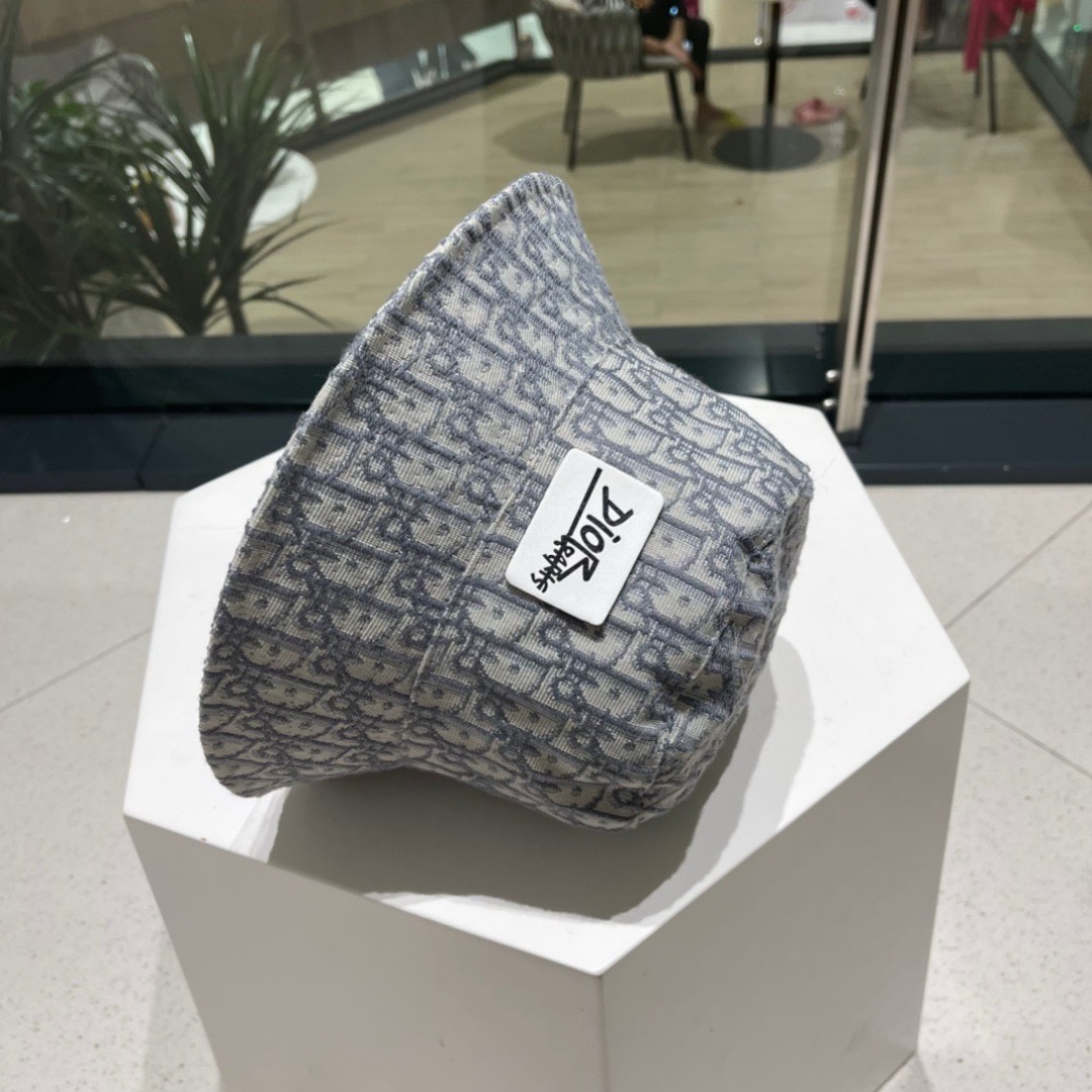 Dior迪奥新款原单渔夫帽，顶级版本，专柜1:1开模订制，原版牛仔提花布料+纯棉里衬，轻盈透气！质量超赞