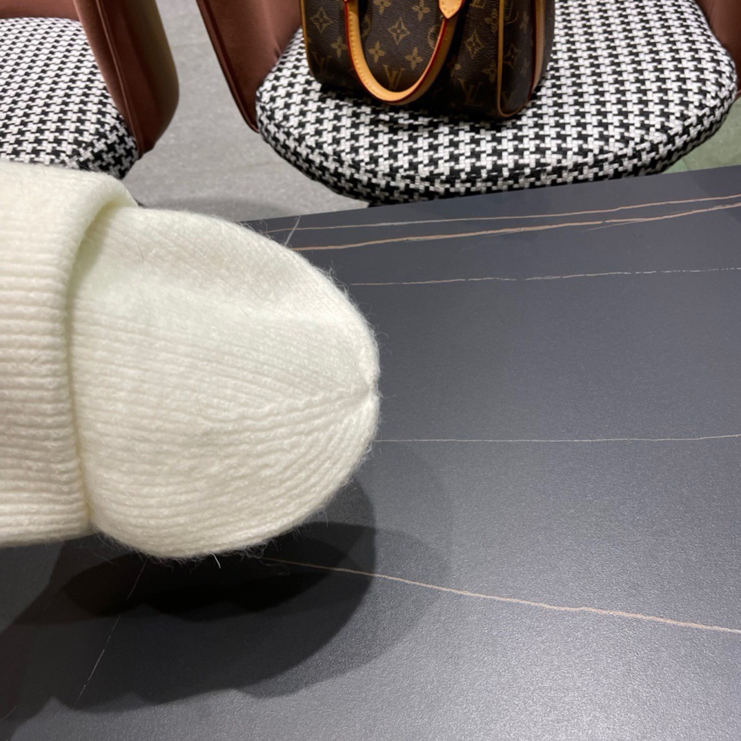 Chanel官网品质香奈儿 2026秋冬网红时尚博主推荐款毛线帽，小红书爆款，手感超柔软舒适的针织线帽，弹性极佳！