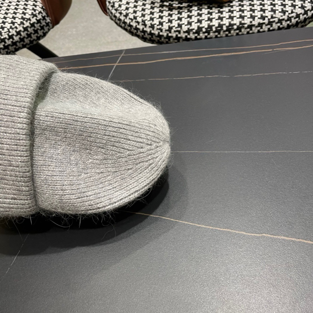 Chanel官网品质香奈儿 2026秋冬网红时尚博主推荐款毛线帽，小红书爆款，手感超柔软舒适的针织线帽，弹性极佳！