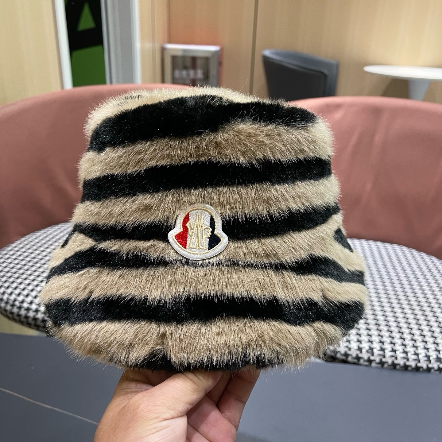 蒙口moncler秋冬豹纹渔夫帽保暖毛绒绒盆帽显脸小