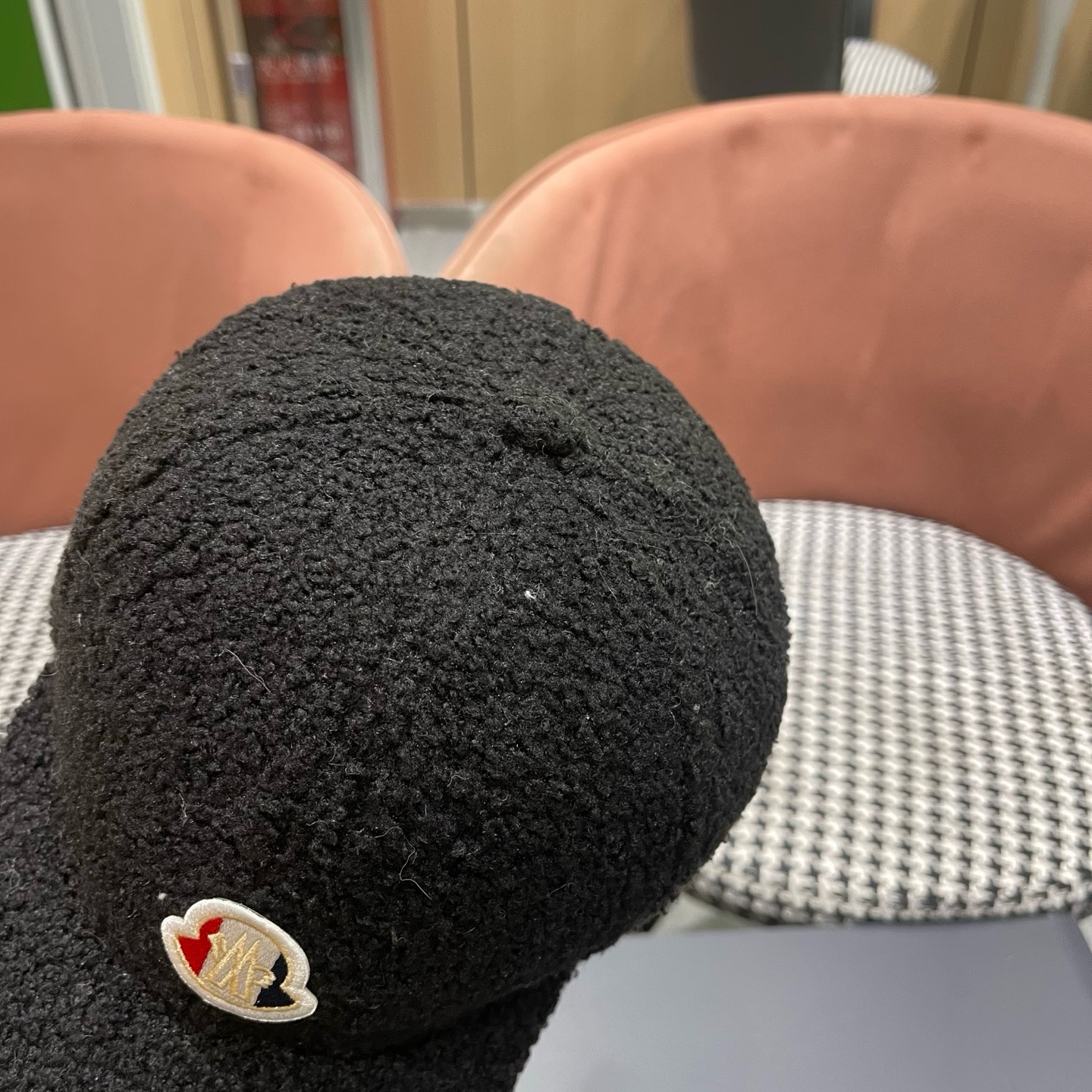 Moncler蒙口 秋冬新款毛绒绒棒球帽 ， 质感满满.真的yyds ～