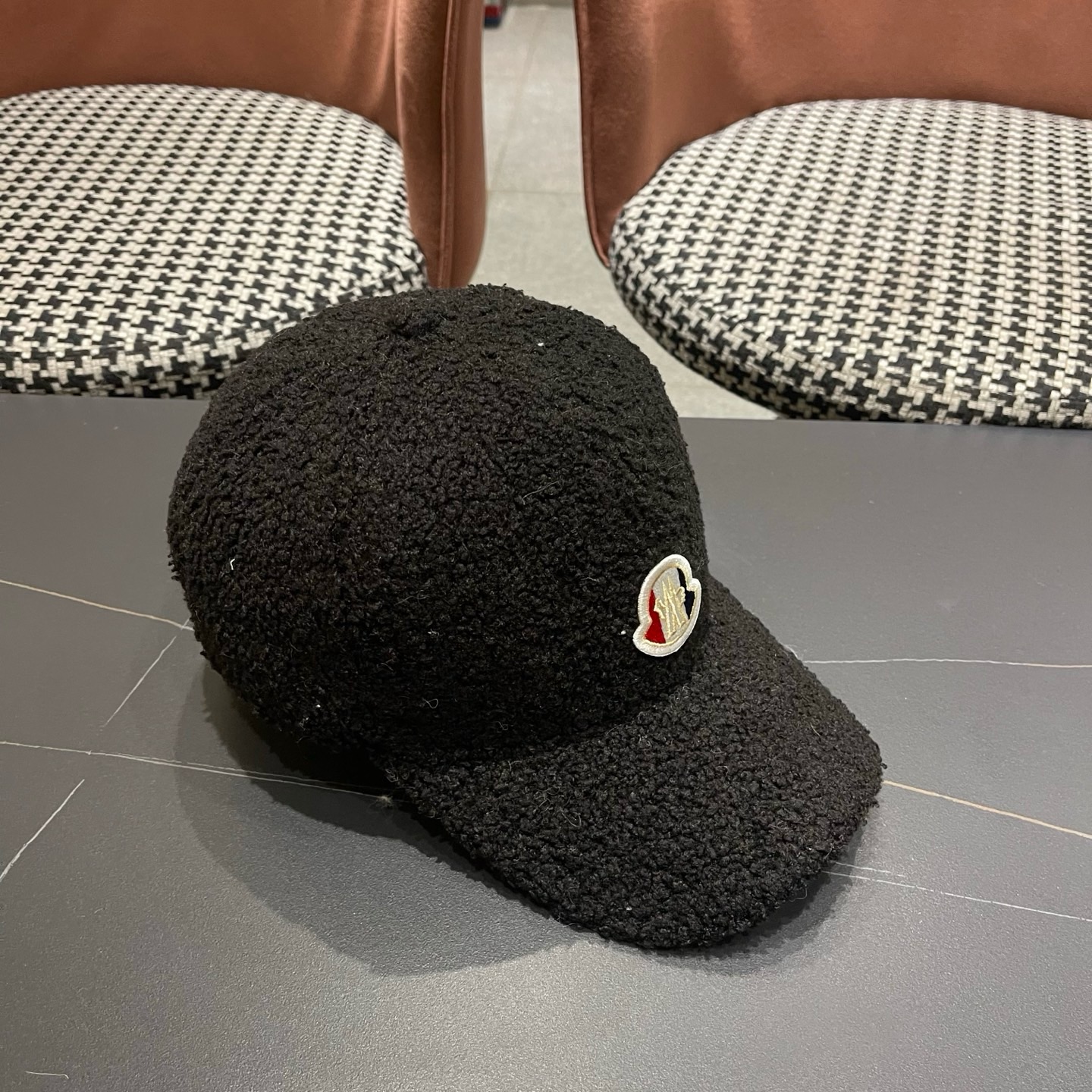Moncler蒙口 秋冬新款毛绒绒棒球帽 ， 质感满满.真的yyds ～