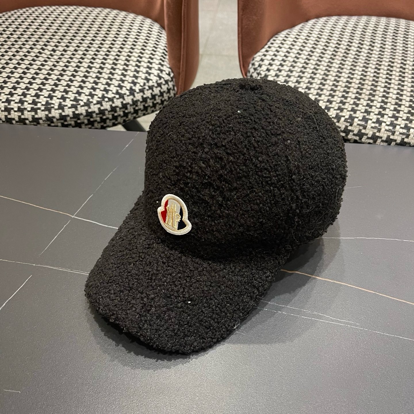 Moncler蒙口 秋冬新款毛绒绒棒球帽 ， 质感满满.真的yyds ～
