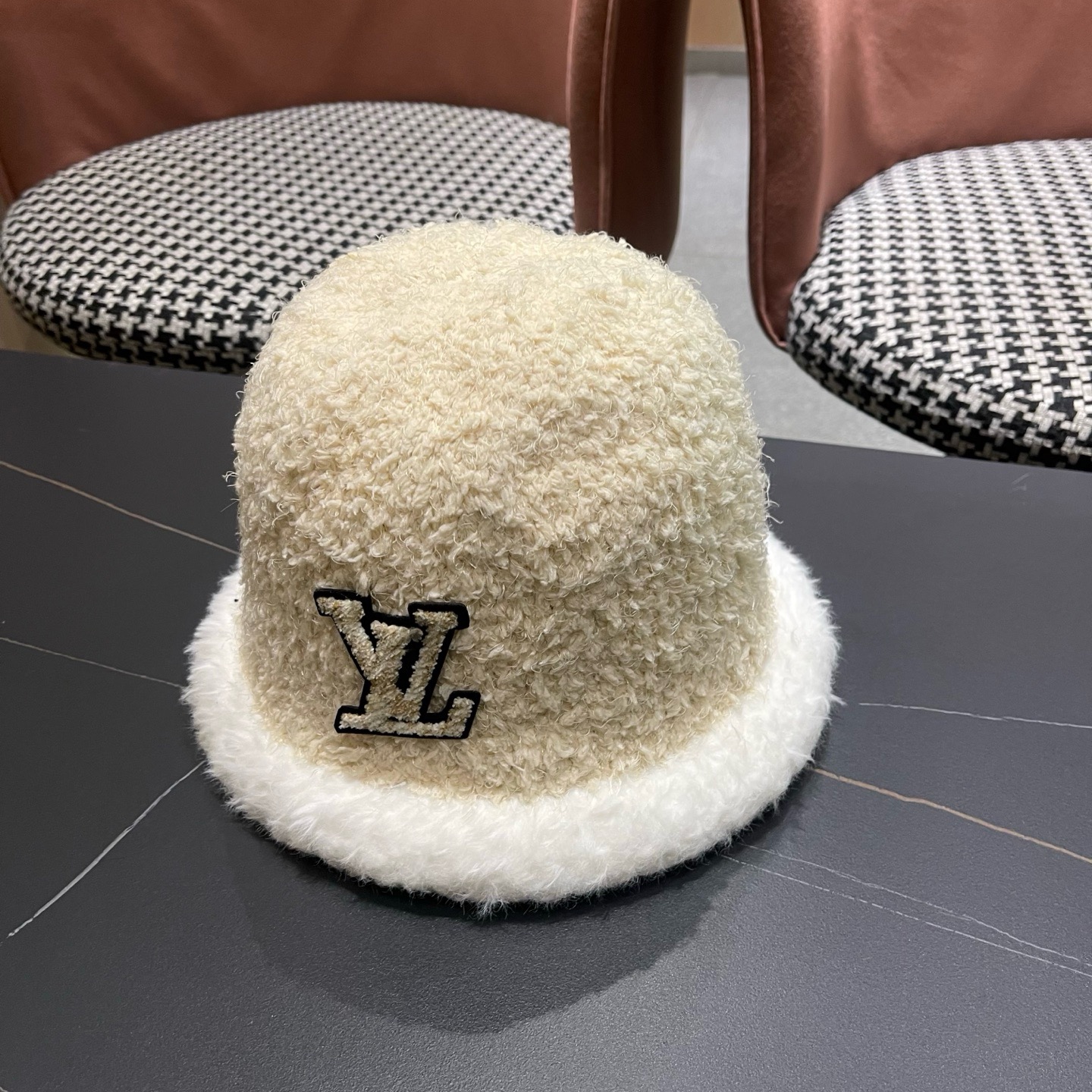 LV路易威登 毛绒渔夫帽女秋冬新款显脸小针织盆帽小香风冬季保暖水桶帽子