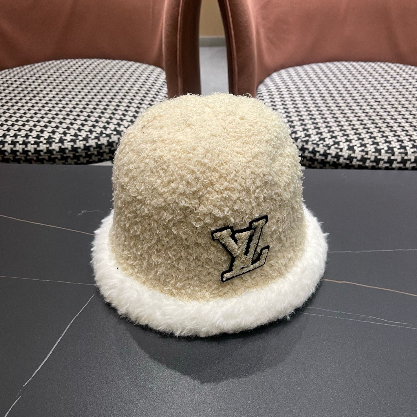 LV路易威登 毛绒渔夫帽女秋冬新款显脸小针织盆帽小香风冬季保暖水桶帽子