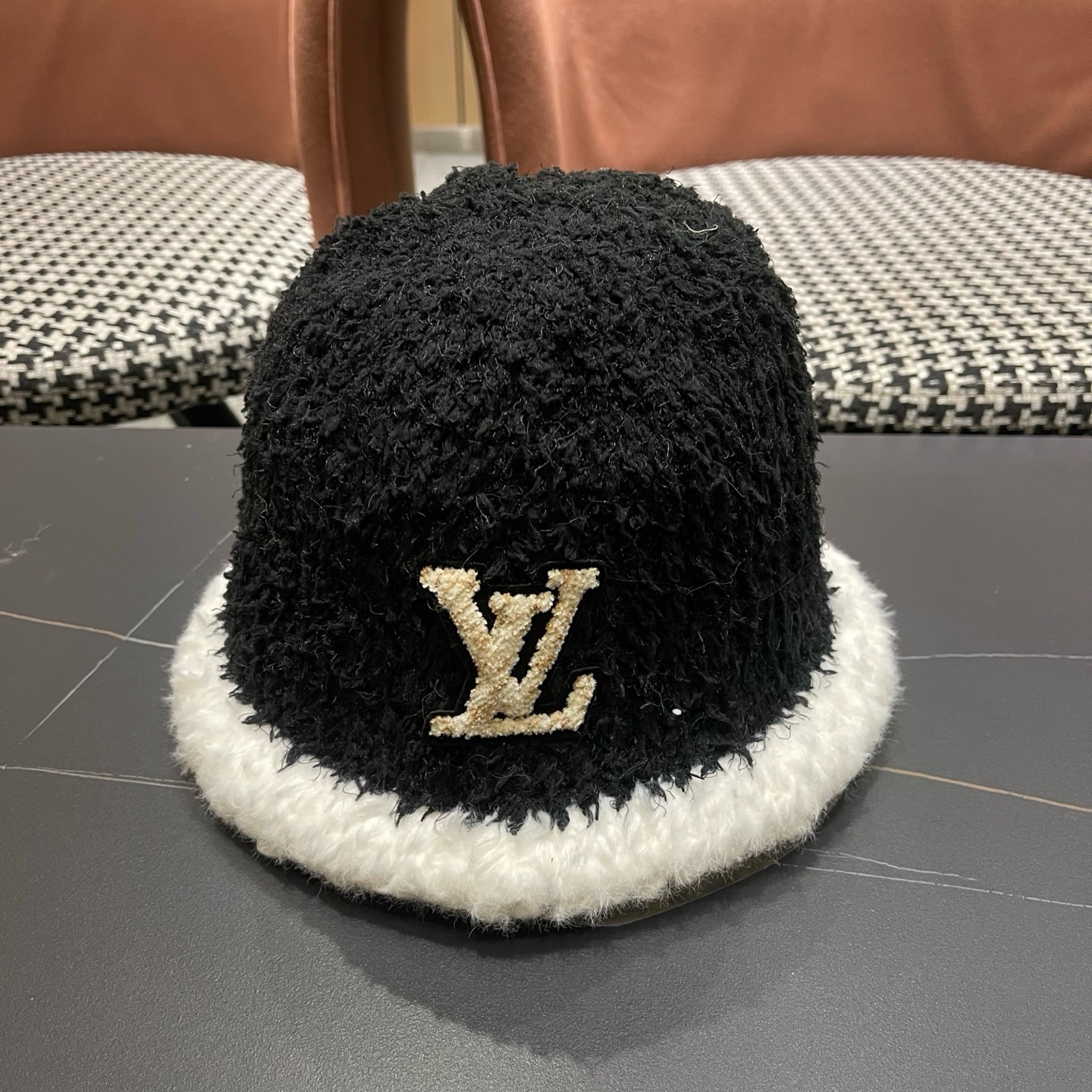 LV路易威登 毛绒渔夫帽女秋冬新款显脸小针织盆帽小香风冬季保暖水桶帽子