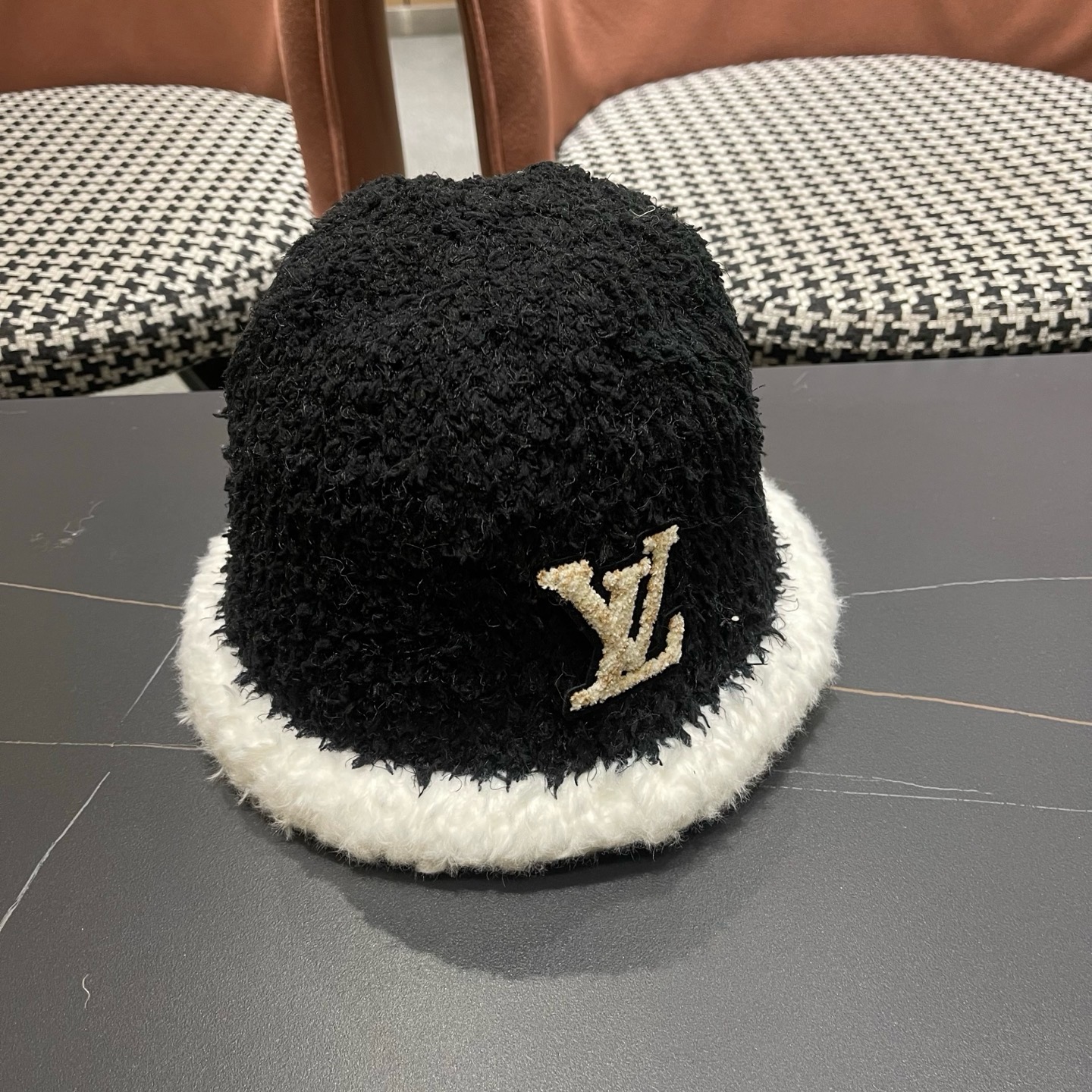LV路易威登 毛绒渔夫帽女秋冬新款显脸小针织盆帽小香风冬季保暖水桶帽子