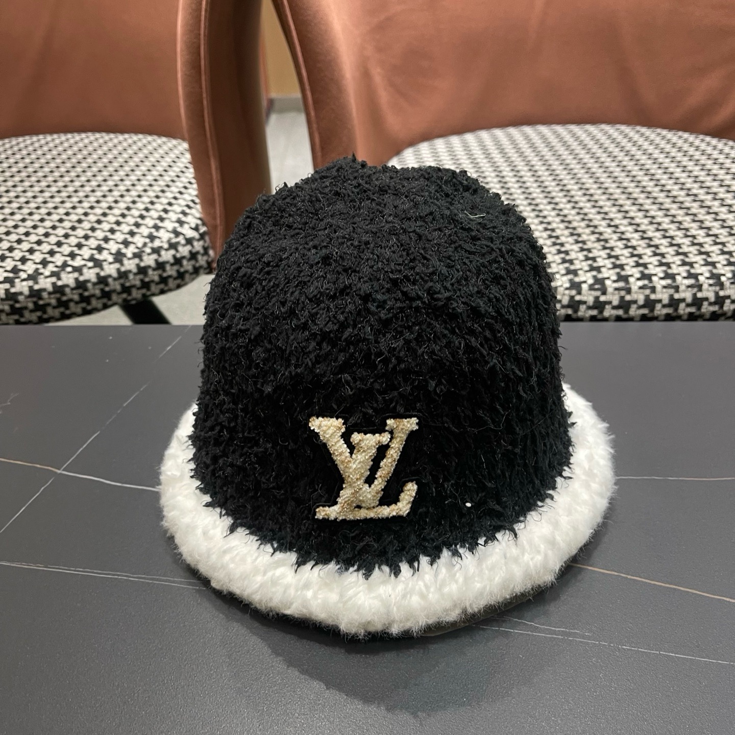 LV路易威登 毛绒渔夫帽女秋冬新款显脸小针织盆帽小香风冬季保暖水桶帽子