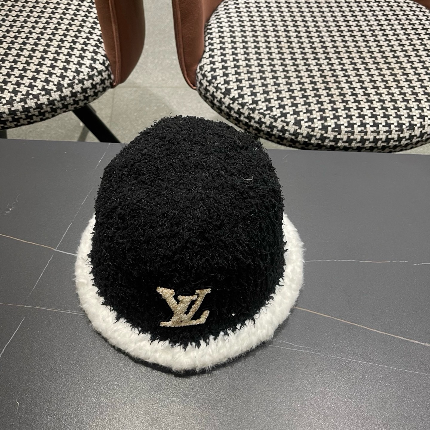 LV路易威登 毛绒渔夫帽女秋冬新款显脸小针织盆帽小香风冬季保暖水桶帽子