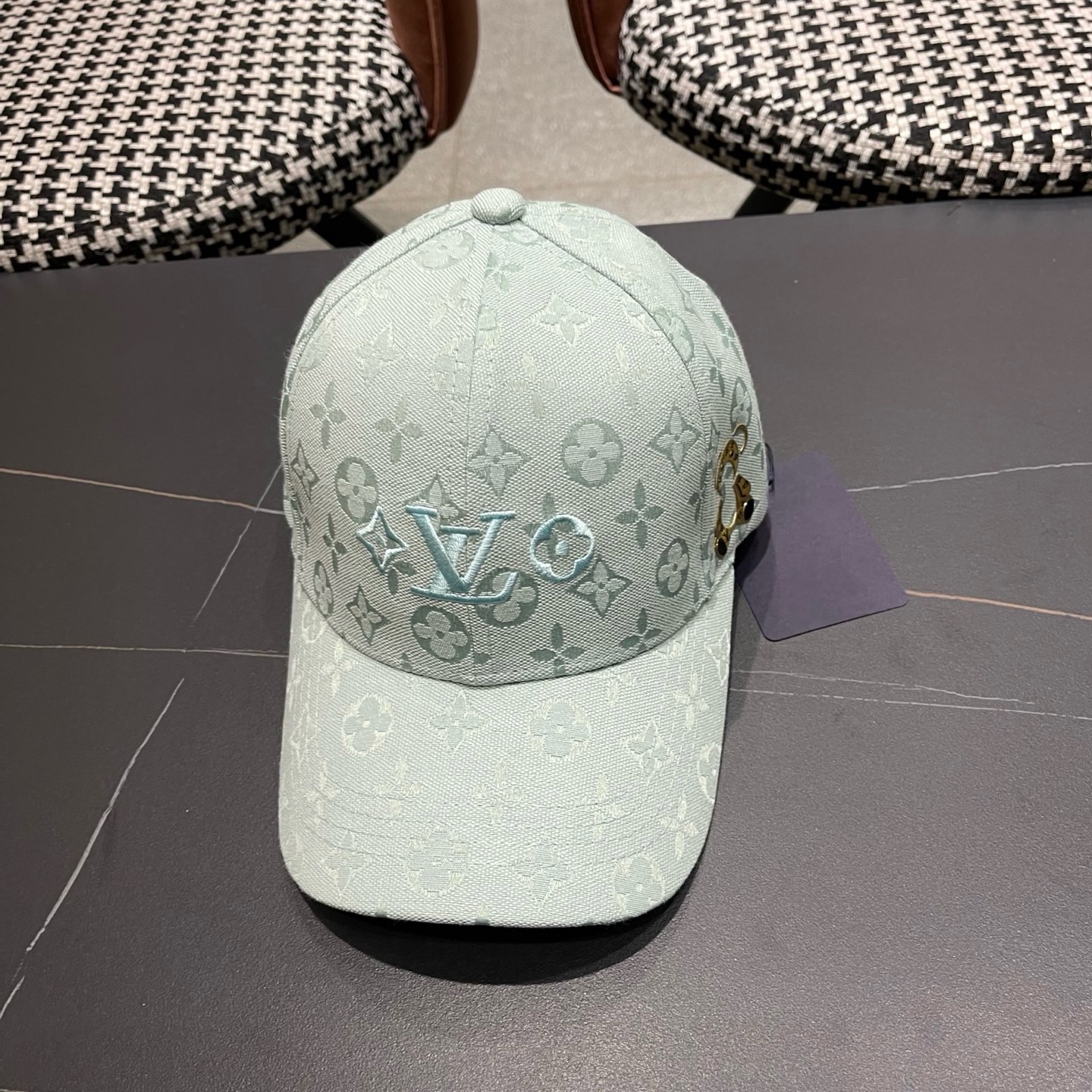 路易威登lv新款棒球帽 LouisVuitton😍新款重工打造♥️高端大气，百搭款🤗男女通用！
