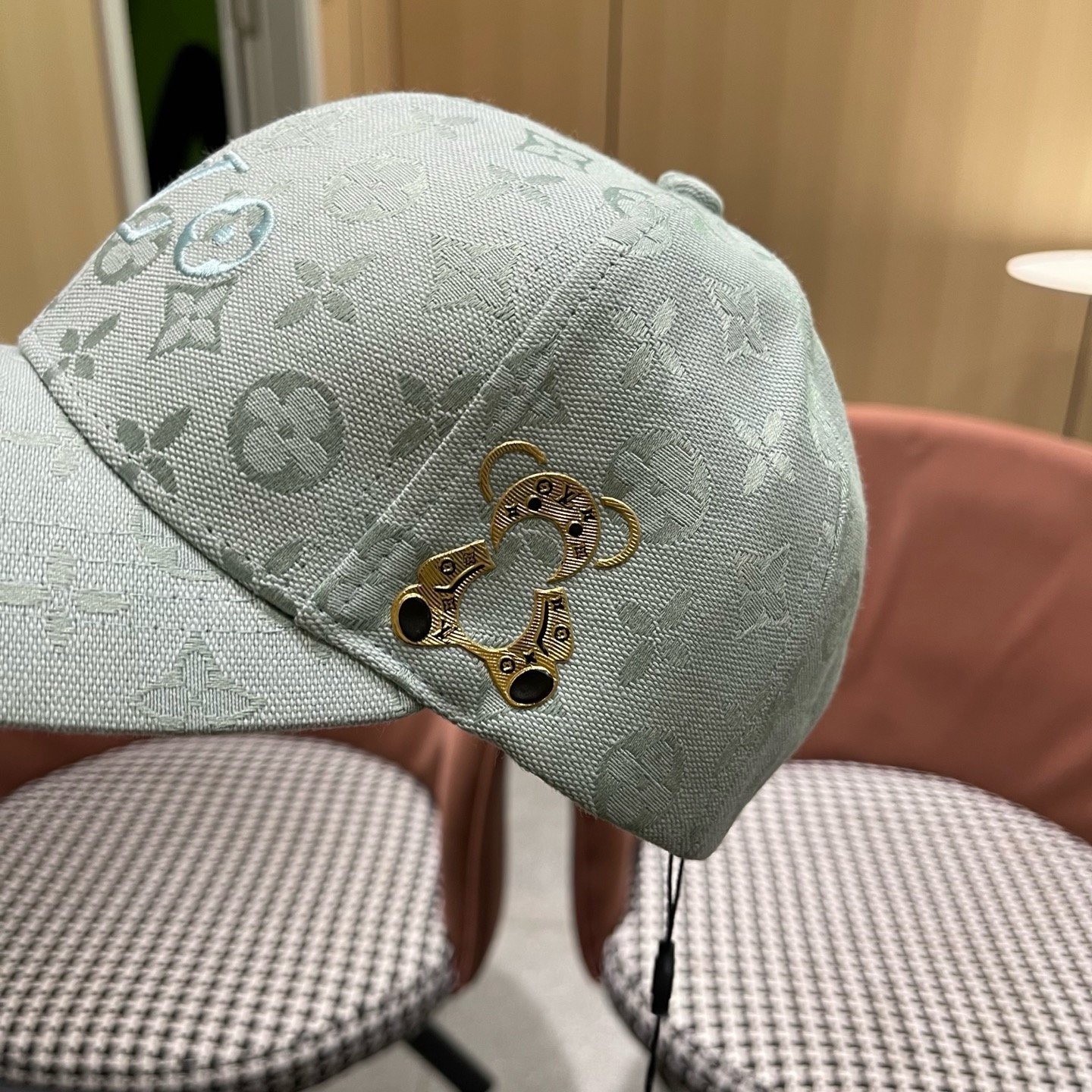 路易威登lv新款棒球帽 LouisVuitton😍新款重工打造♥️高端大气，百搭款🤗男女通用！