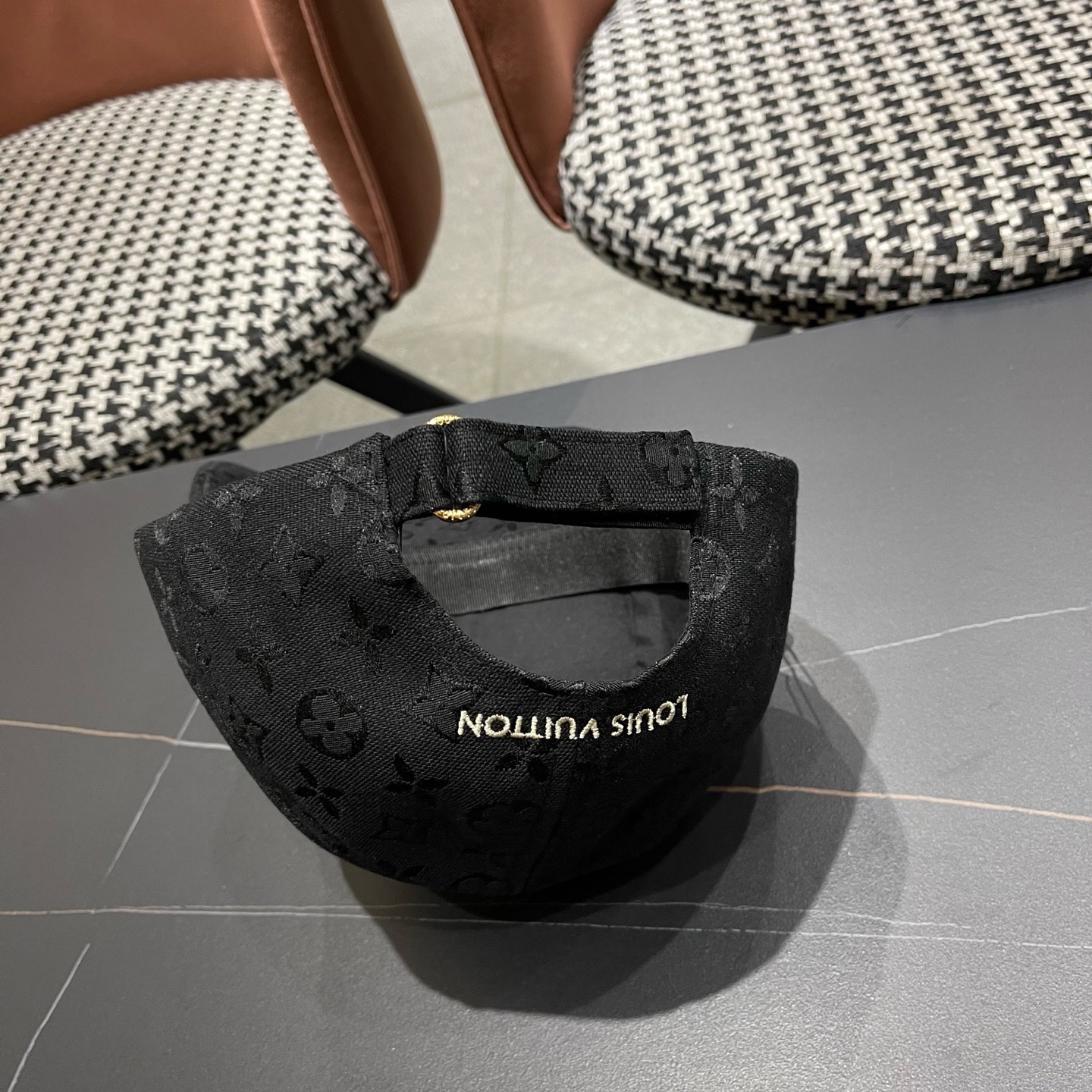 路易威登lv新款棒球帽 LouisVuitton😍新款重工打造♥️高端大气，百搭款🤗男女通用！