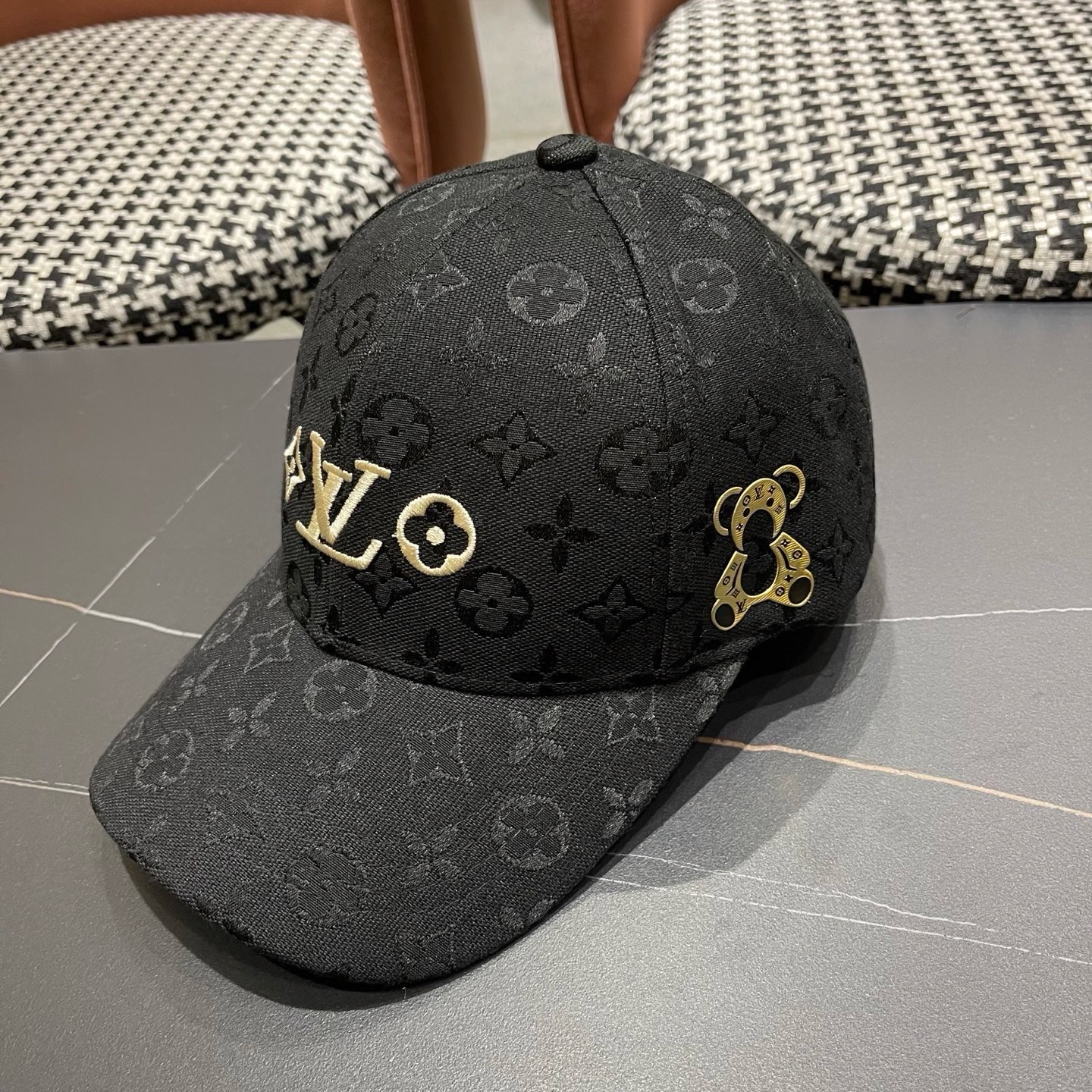 路易威登lv新款棒球帽 LouisVuitton😍新款重工打造♥️高端大气，百搭款🤗男女通用！