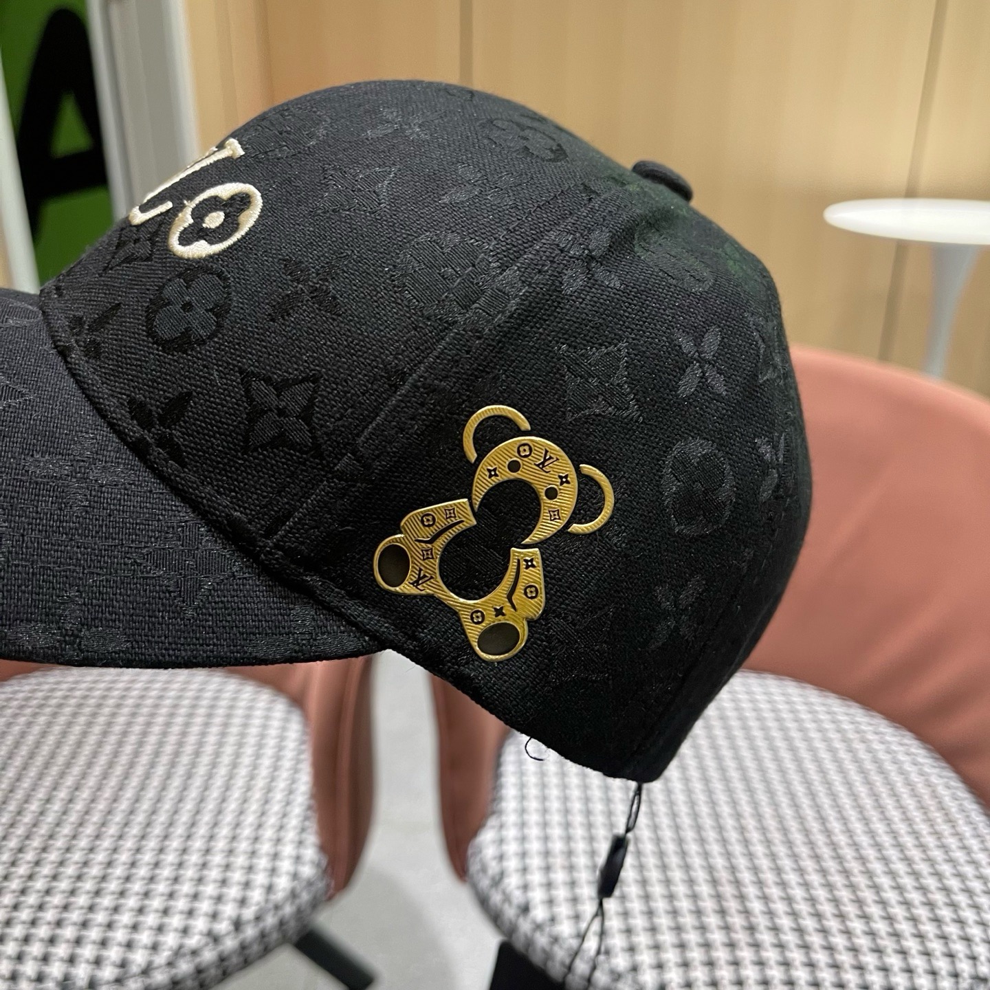 路易威登lv新款棒球帽 LouisVuitton😍新款重工打造♥️高端大气，百搭款🤗男女通用！