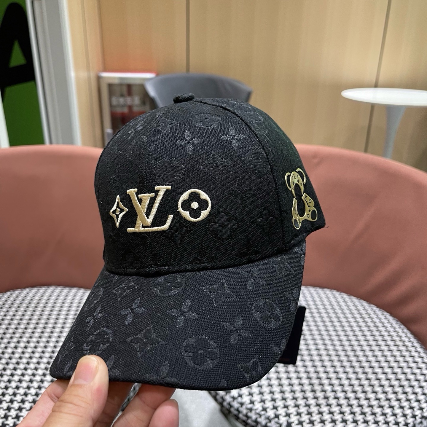 路易威登lv新款棒球帽 LouisVuitton😍新款重工打造♥️高端大气，百搭款🤗男女通用！