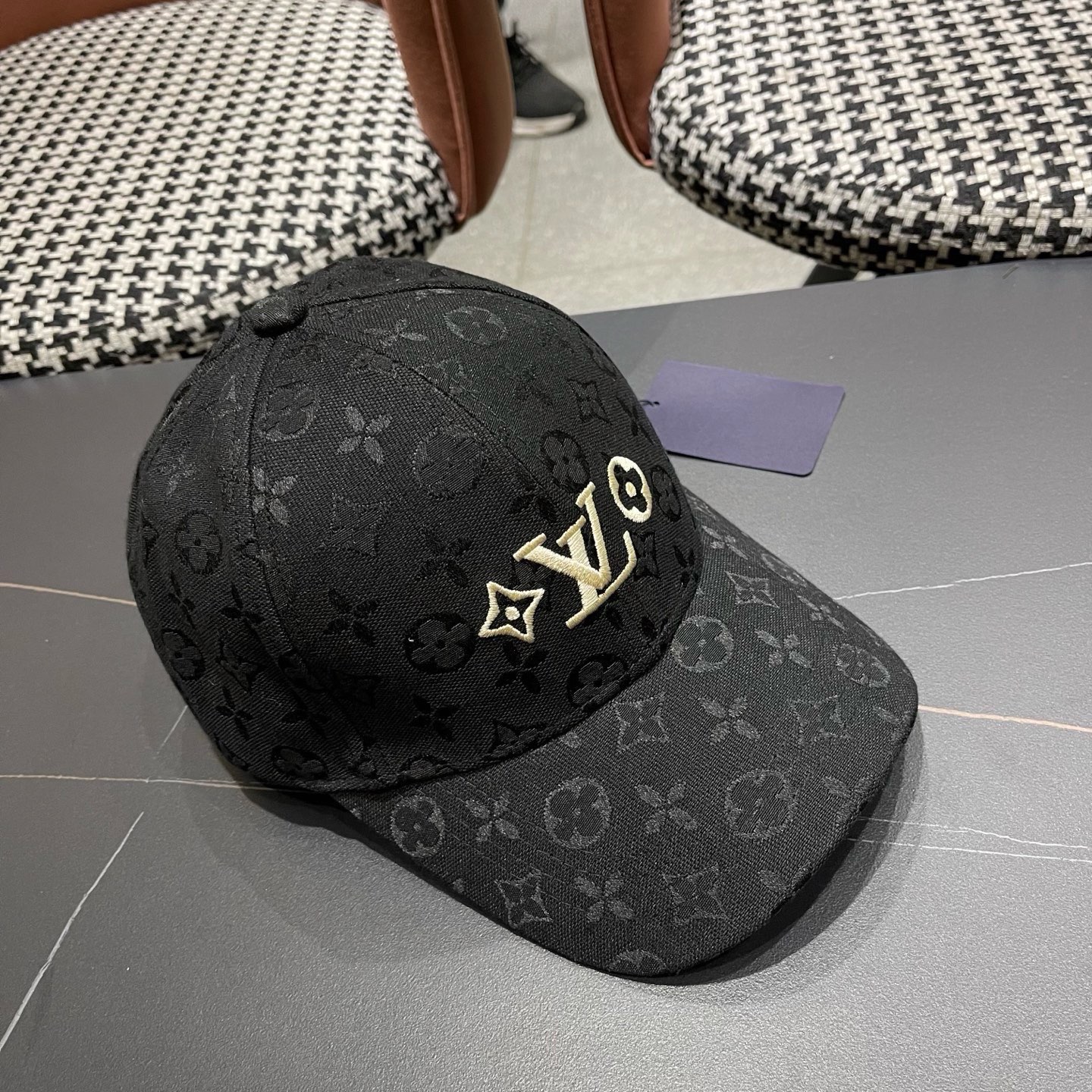 路易威登lv新款棒球帽 LouisVuitton😍新款重工打造♥️高端大气，百搭款🤗男女通用！