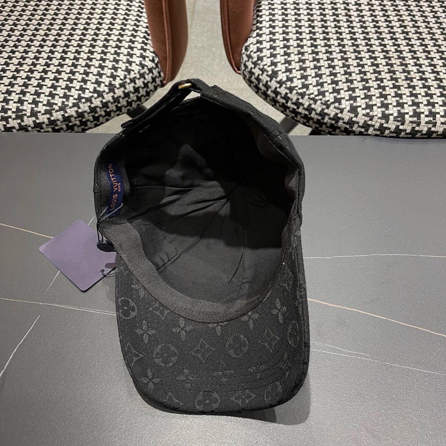 路易威登lv新款棒球帽 LouisVuitton😍新款重工打造♥️高端大气，百搭款🤗男女通用！