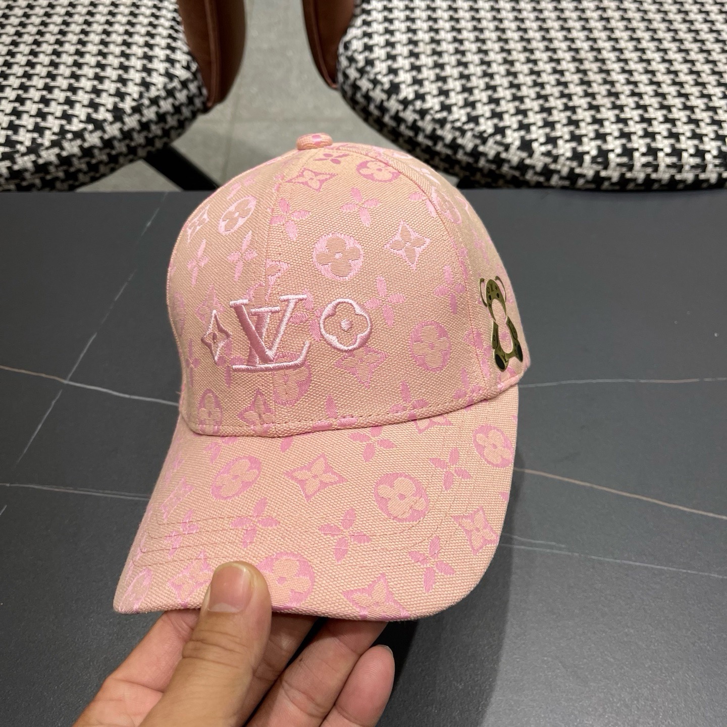 路易威登lv新款棒球帽 LouisVuitton😍新款重工打造♥️高端大气，百搭款🤗男女通用！款🤗男女通