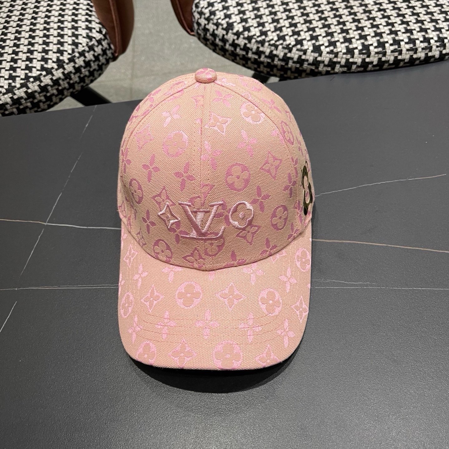 路易威登lv新款棒球帽 LouisVuitton😍新款重工打造♥️高端大气，百搭款🤗男女通用！款🤗男女通