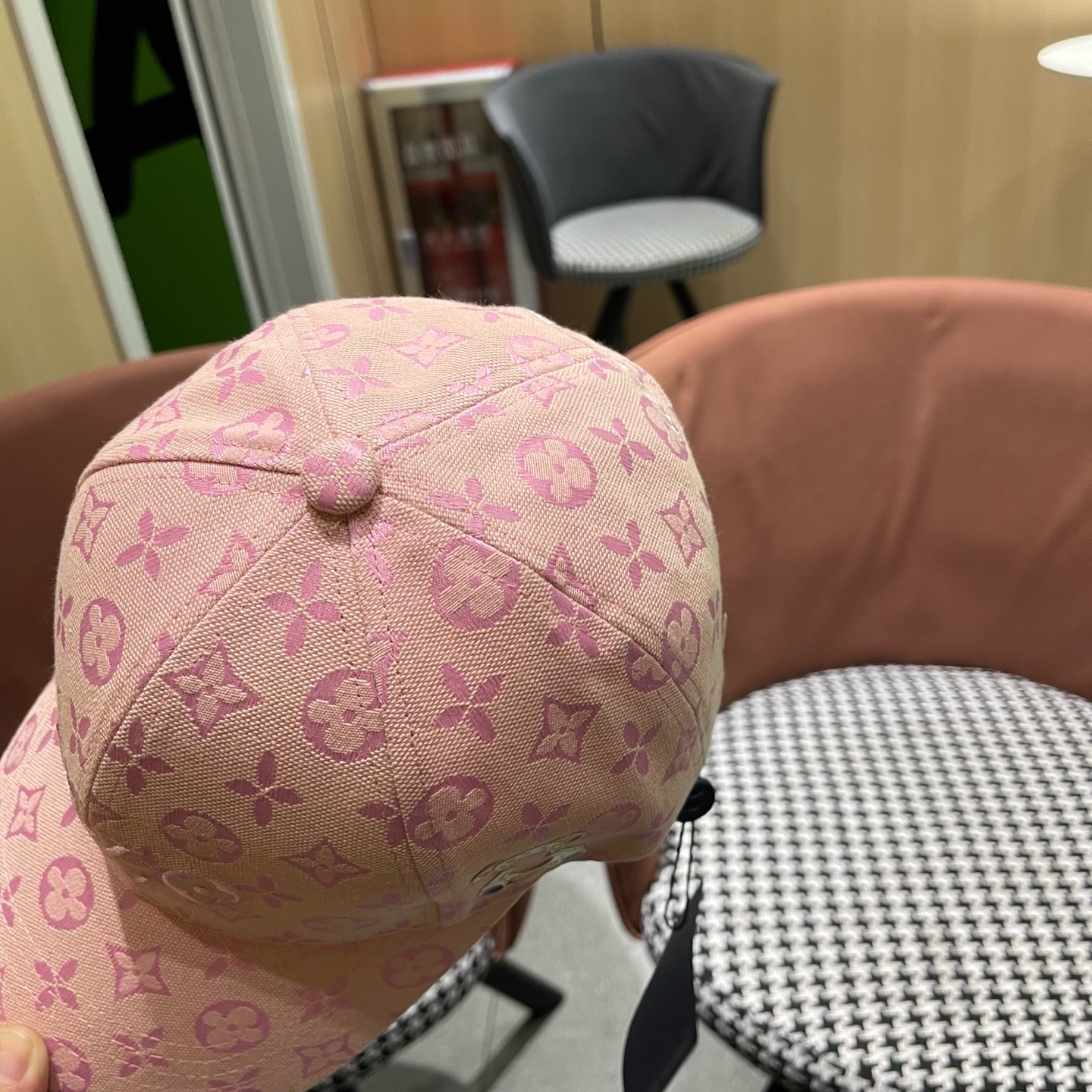路易威登lv新款棒球帽 LouisVuitton😍新款重工打造♥️高端大气，百搭款🤗男女通用！款🤗男女通
