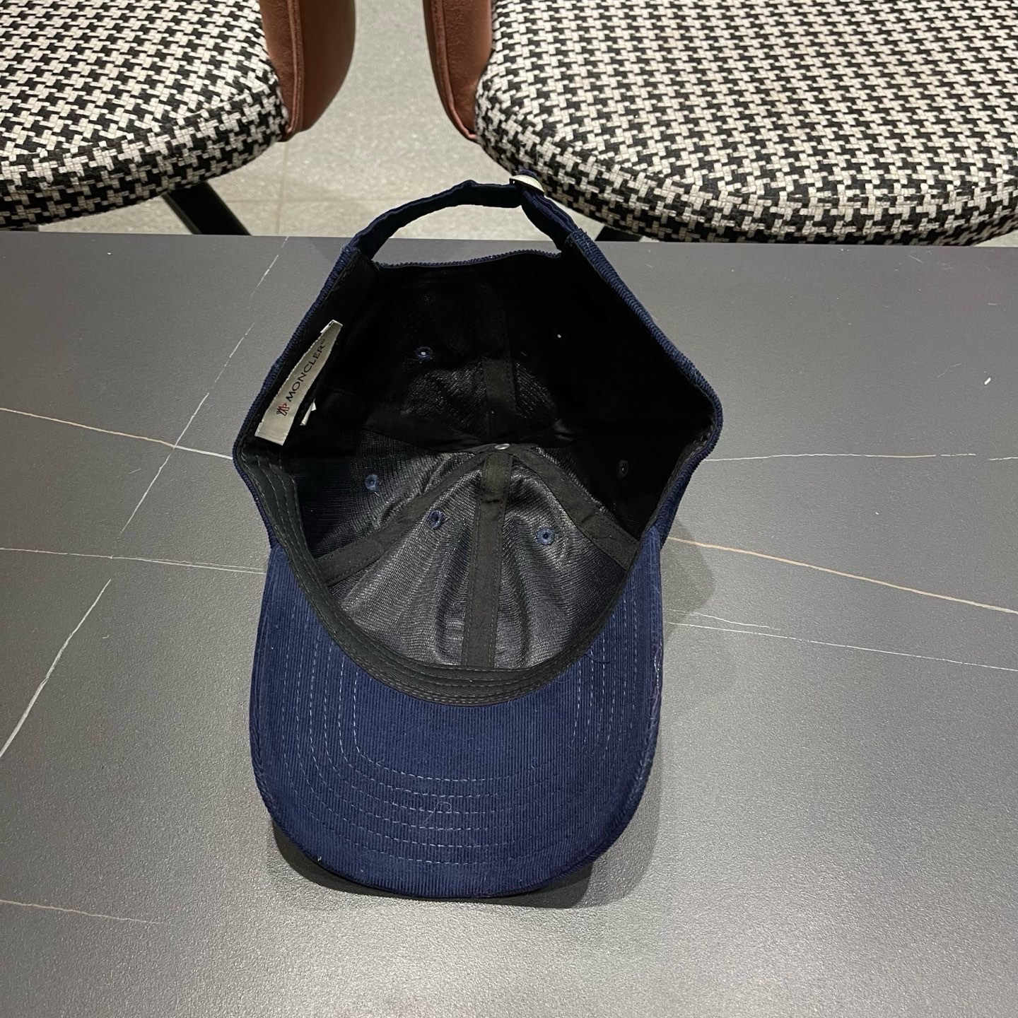 蒙口MONCLER秋冬新款棒球帽，时尚炸街单品，风格很OK，网红.时尚博主的最爱！高品质舒适透气，凹造型很好看