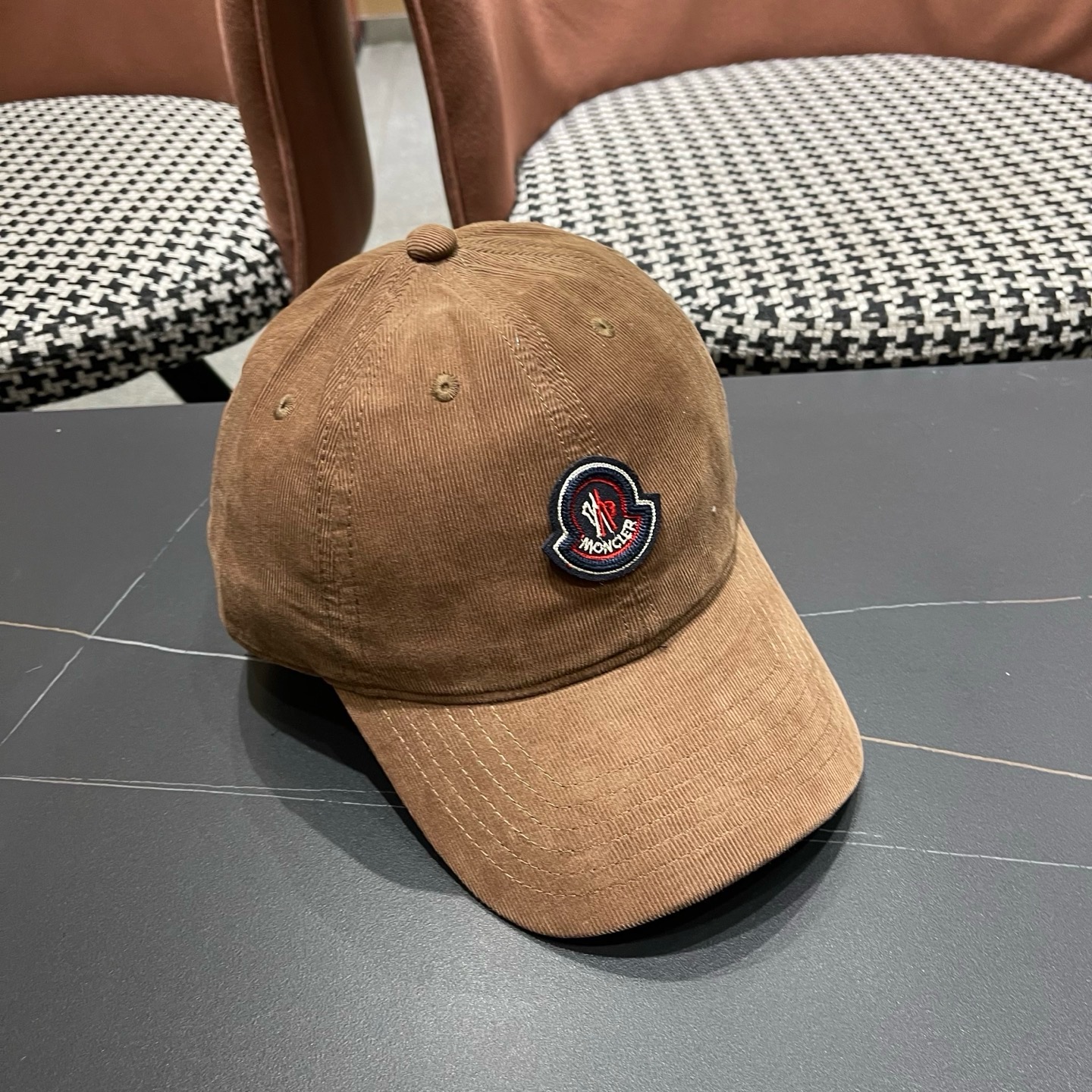 蒙口MONCLER秋冬新款棒球帽，时尚炸街单品，风格很OK，网红.时尚博主的最爱！高品质舒适透气，凹造型很好看