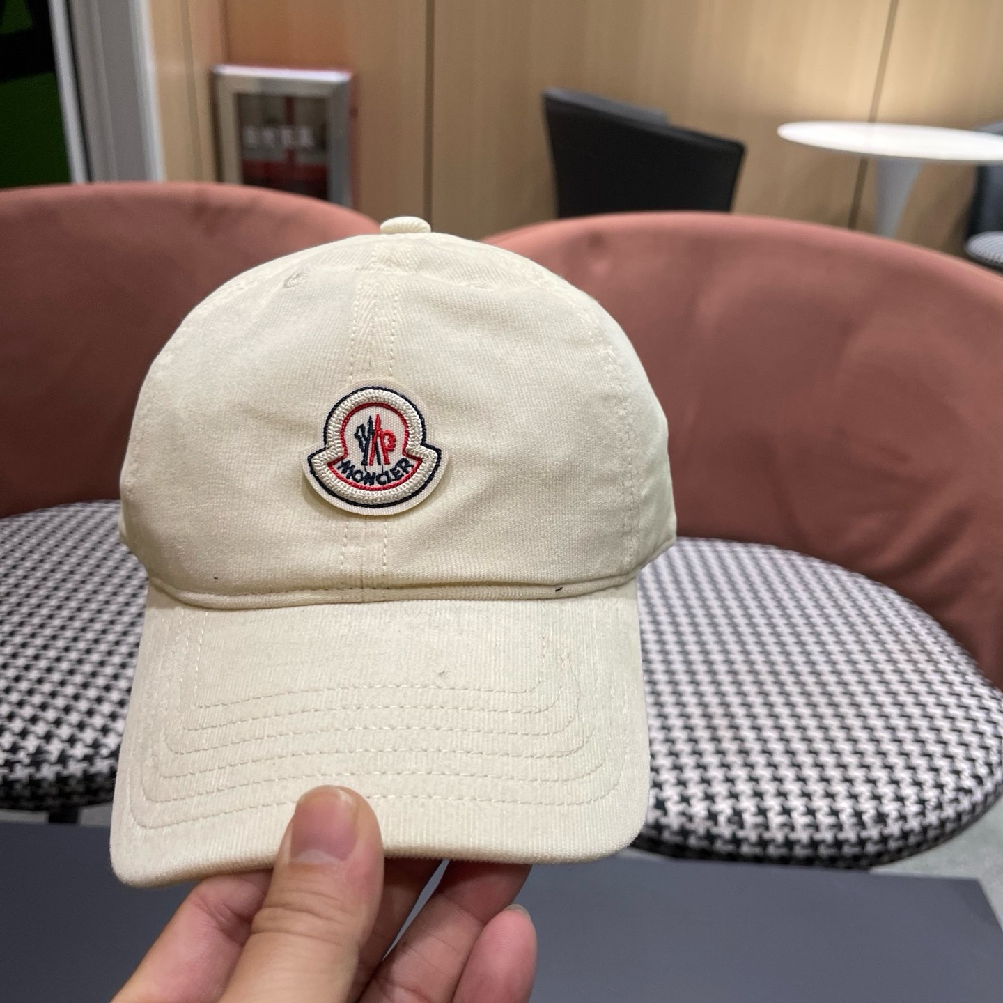 蒙口MONCLER秋冬新款棒球帽，时尚炸街单品，风格很OK，网红.时尚博主的最爱！高品质舒适透气，凹造型很好看