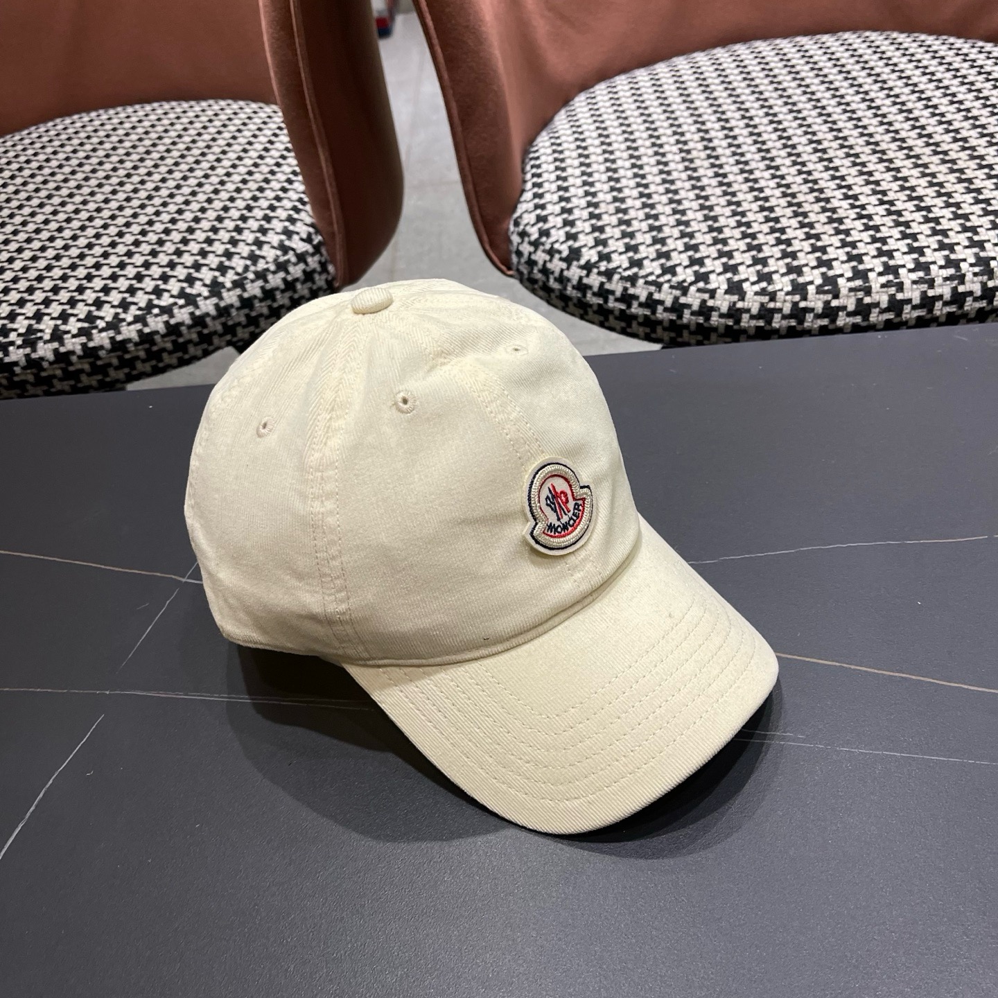 蒙口MONCLER秋冬新款棒球帽，时尚炸街单品，风格很OK，网红.时尚博主的最爱！高品质舒适透气，凹造型很好看