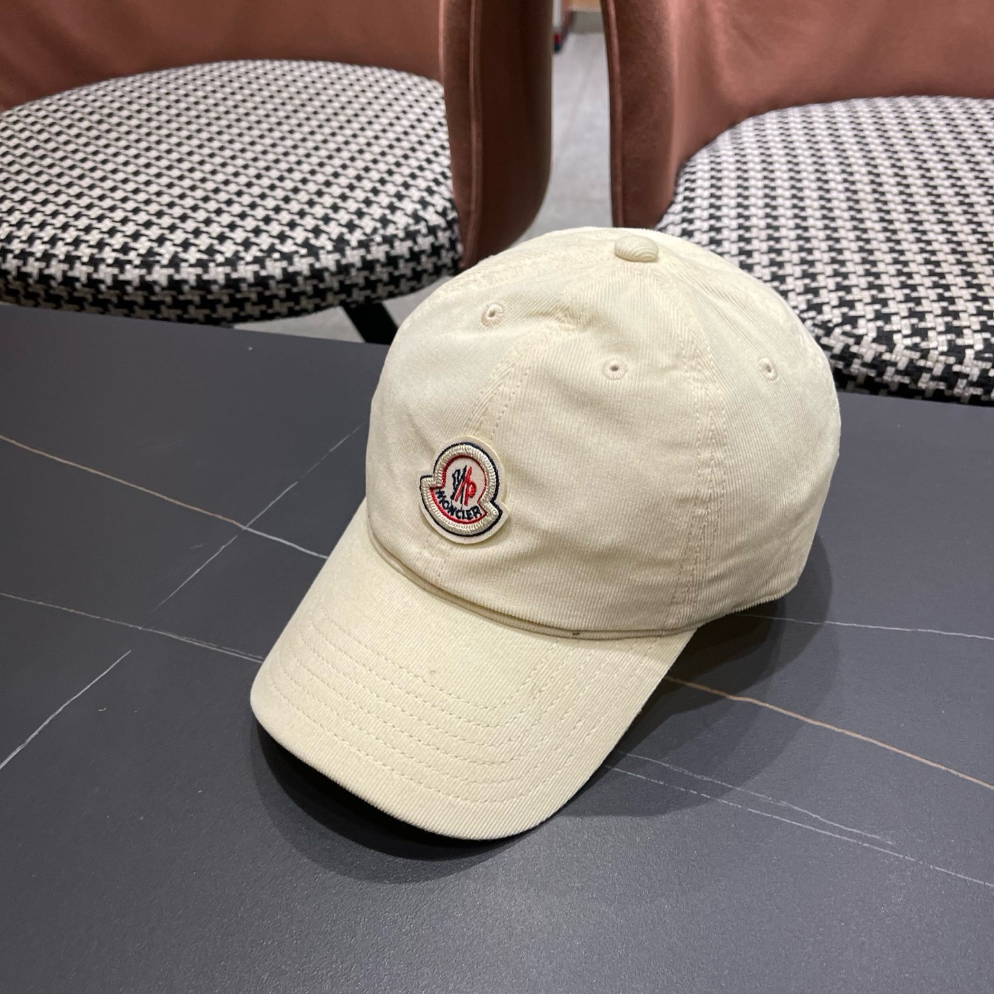蒙口MONCLER秋冬新款棒球帽，时尚炸街单品，风格很OK，网红.时尚博主的最爱！高品质舒适透气，凹造型很好看