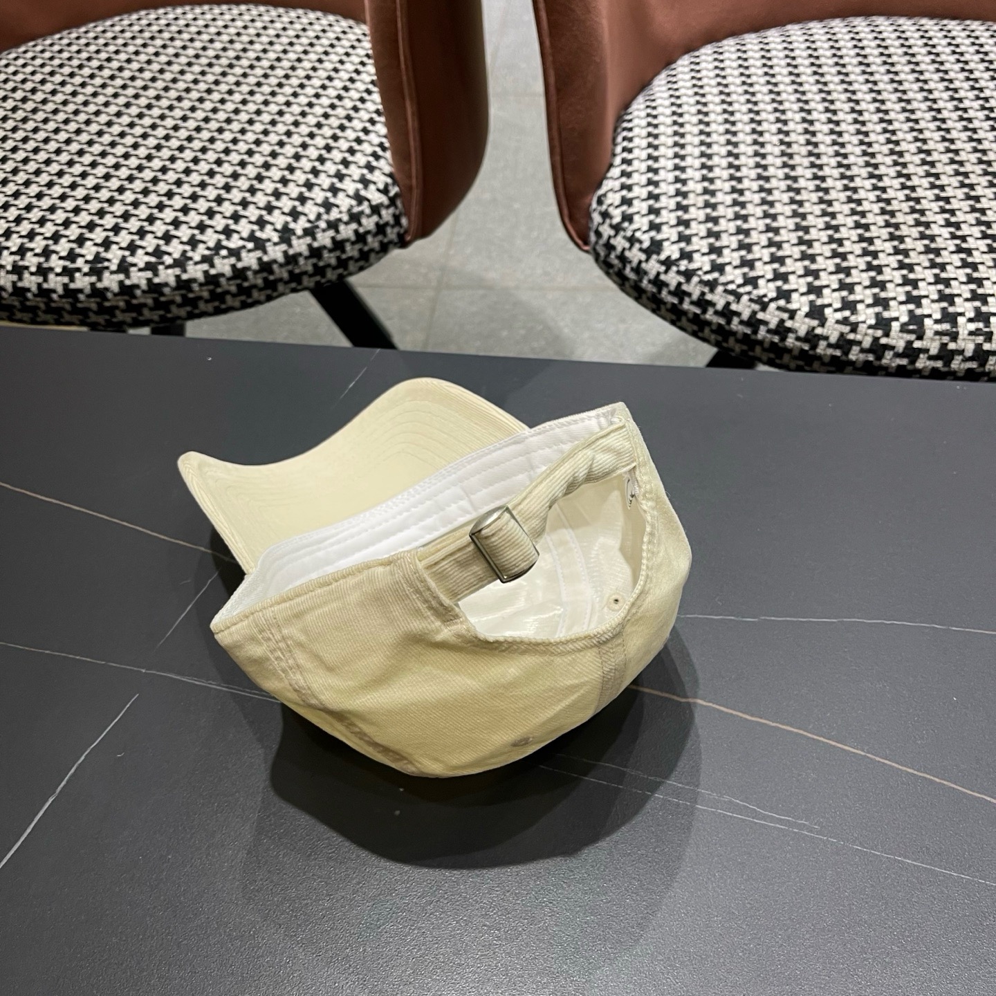蒙口MONCLER秋冬新款棒球帽，时尚炸街单品，风格很OK，网红.时尚博主的最爱！高品质舒适透气，凹造型很好看