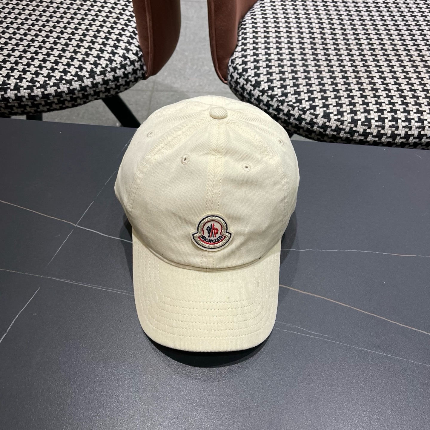蒙口MONCLER秋冬新款棒球帽，时尚炸街单品，风格很OK，网红.时尚博主的最爱！高品质舒适透气，凹造型很好看