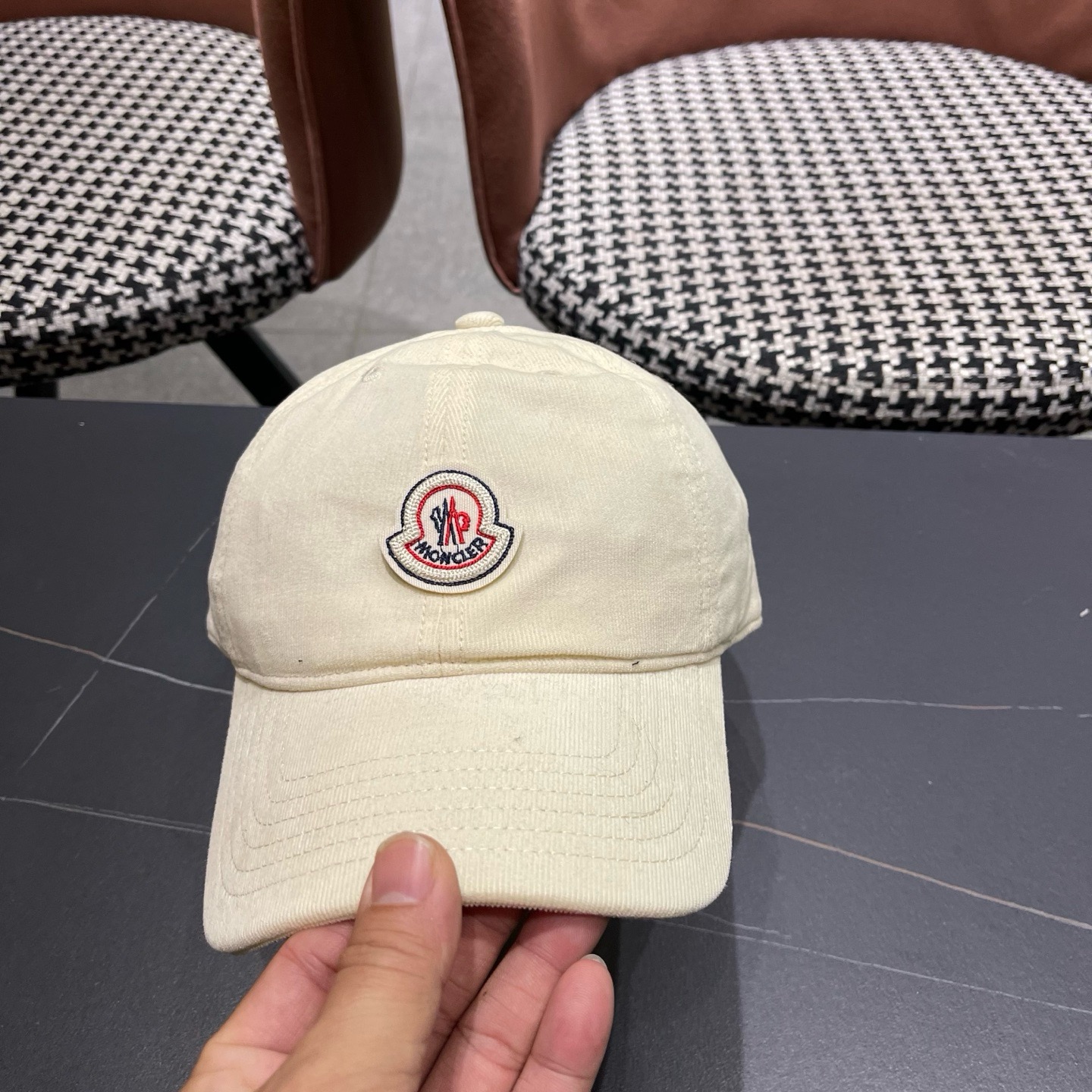 蒙口MONCLER秋冬新款棒球帽，时尚炸街单品，风格很OK，网红.时尚博主的最爱！高品质舒适透气，凹造型很好看
