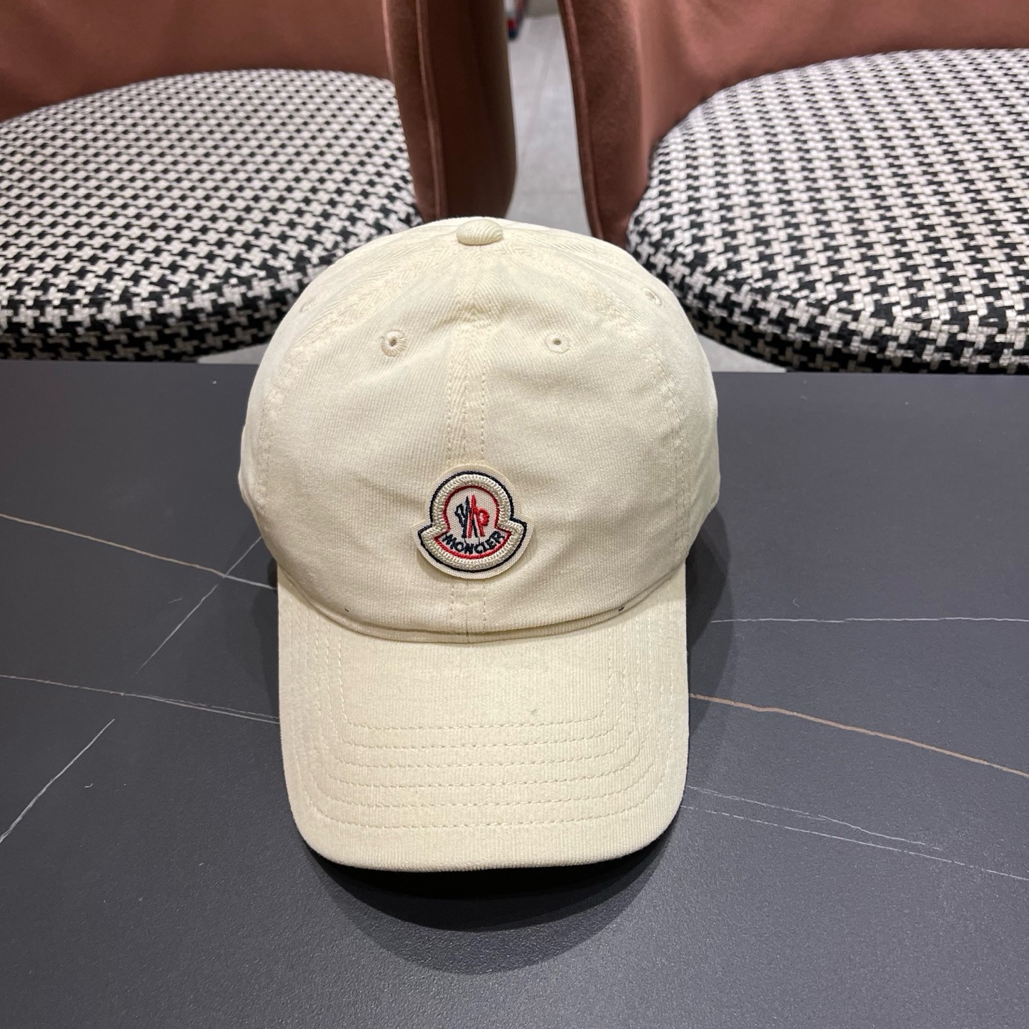 蒙口MONCLER秋冬新款棒球帽，时尚炸街单品，风格很OK，网红.时尚博主的最爱！高品质舒适透气，凹造型很好看