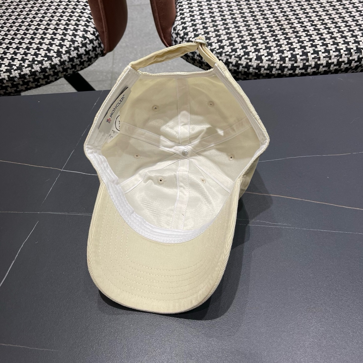 蒙口MONCLER秋冬新款棒球帽，时尚炸街单品，风格很OK，网红.时尚博主的最爱！高品质舒适透气，凹造型很好看
