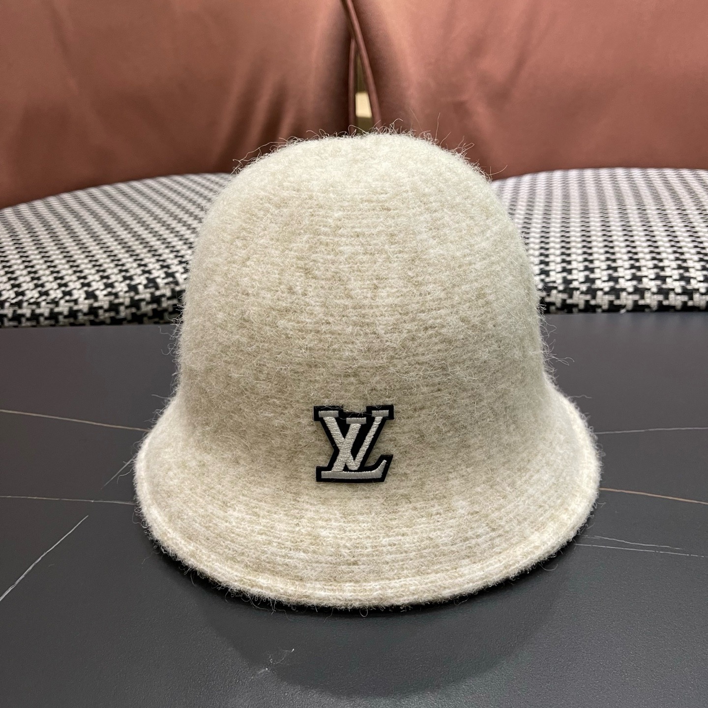 Lv路易威登 网红款渔夫帽子女秋冬韩版百搭洋气 羊毛呢 新款潮冬天毛线盆