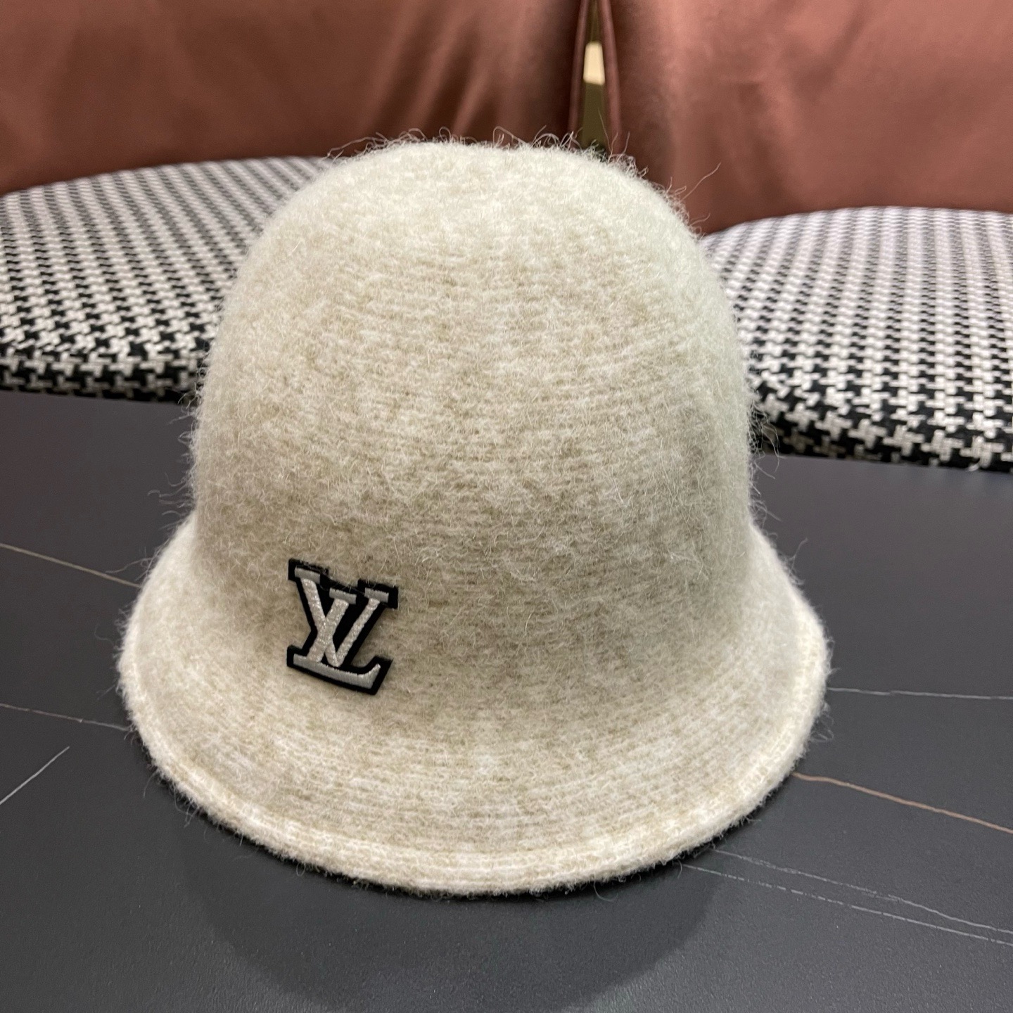 Lv路易威登 网红款渔夫帽子女秋冬韩版百搭洋气 羊毛呢 新款潮冬天毛线盆